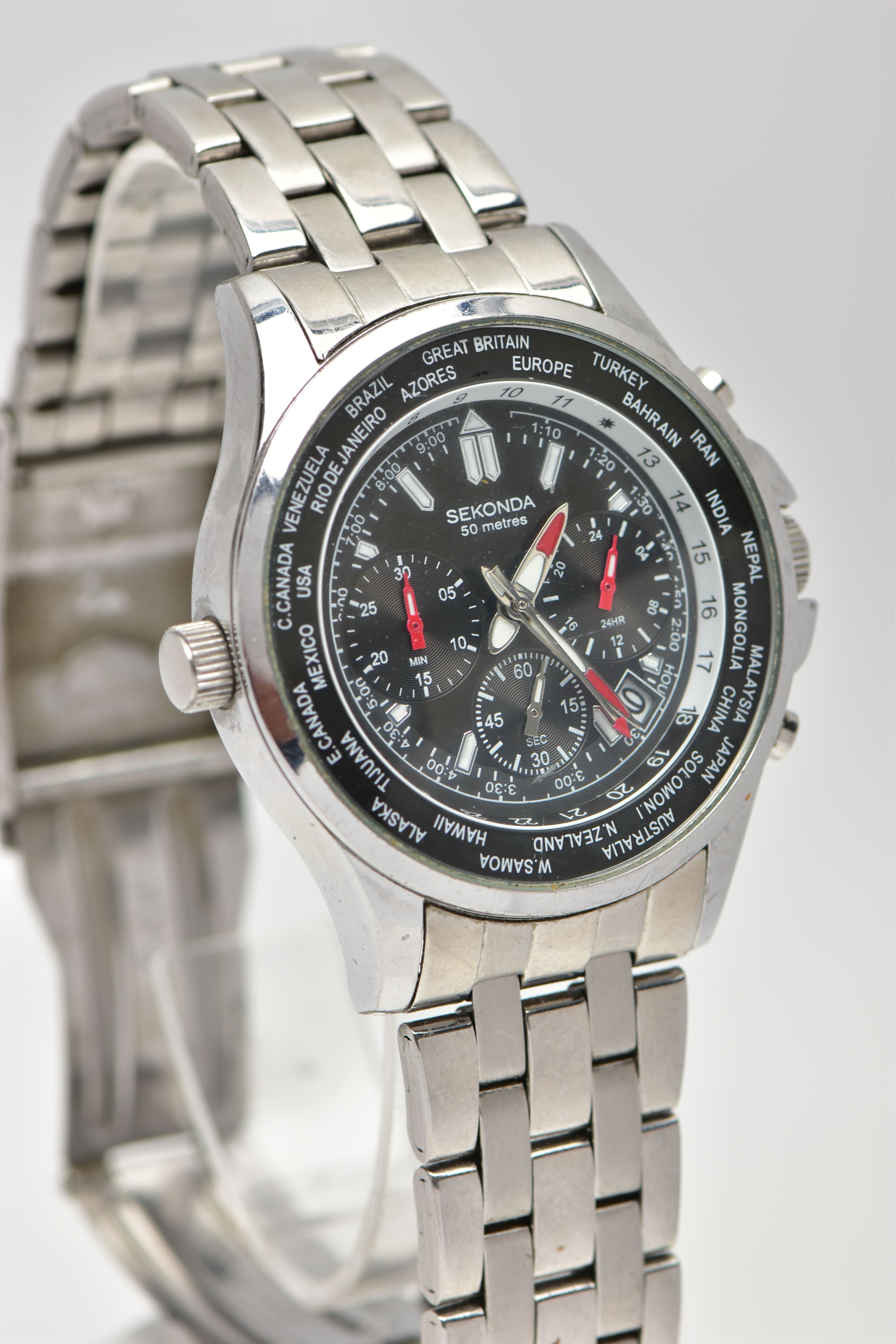 A GENTLEMANS STAINLESS STEEL SEKONDA CHRONOGRAPH WRISTWATCH, round black dial signed 'Sekonda', - Bild 2 aus 7