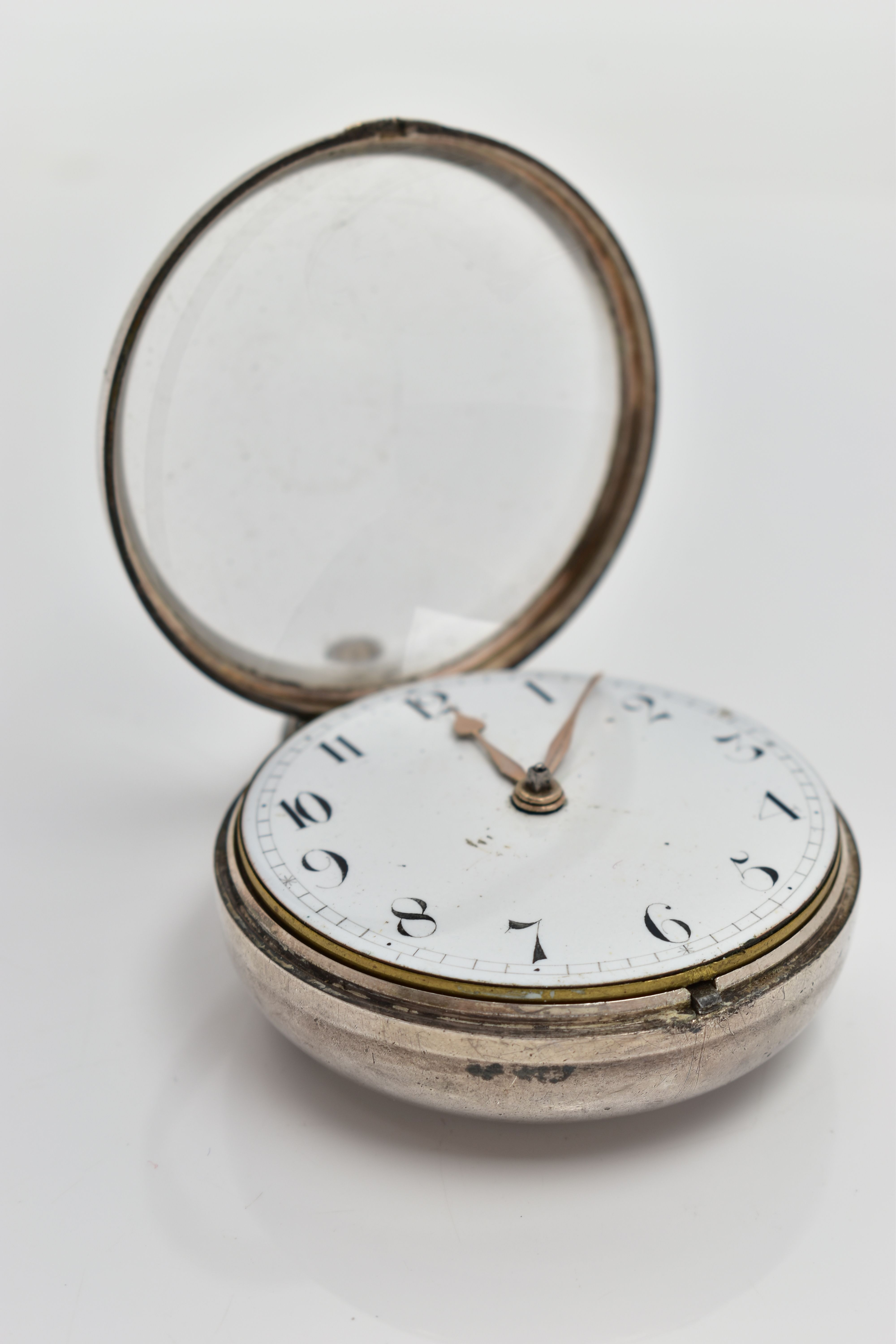 A WHITE METAL PAIR CASED FUSEE POCKET WATCH, AF the open face circular white dial, with Arabic - Bild 3 aus 7