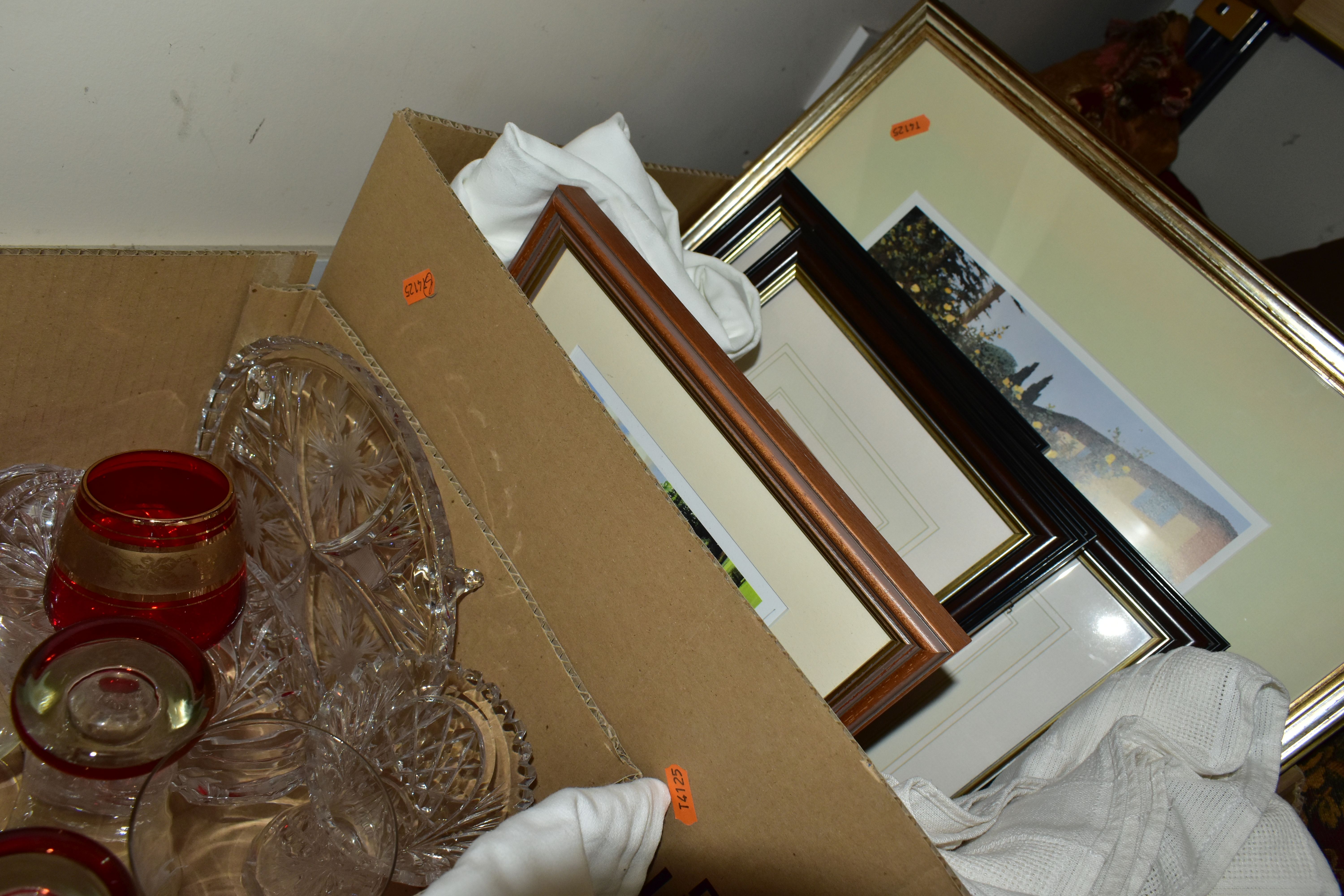 FOUR BOXES OF CERAMICS, LINEN AND GLASSWARES, to include a Royal Tuscan 'Charade' tea set with seven - Bild 6 aus 6