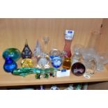 A GROUP OF GLASS WARES, to include a Timo Sarpaneva for Iittala Kekkerit jug of conical form,