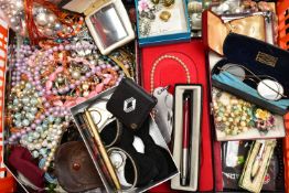 A BASKET OF COSTUME JEWELLERY AND ITEMS, to include various beaded necklaces, imitation pearl