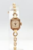 A LADIES 9CT GOLD ACCURIST WRISTWATCH