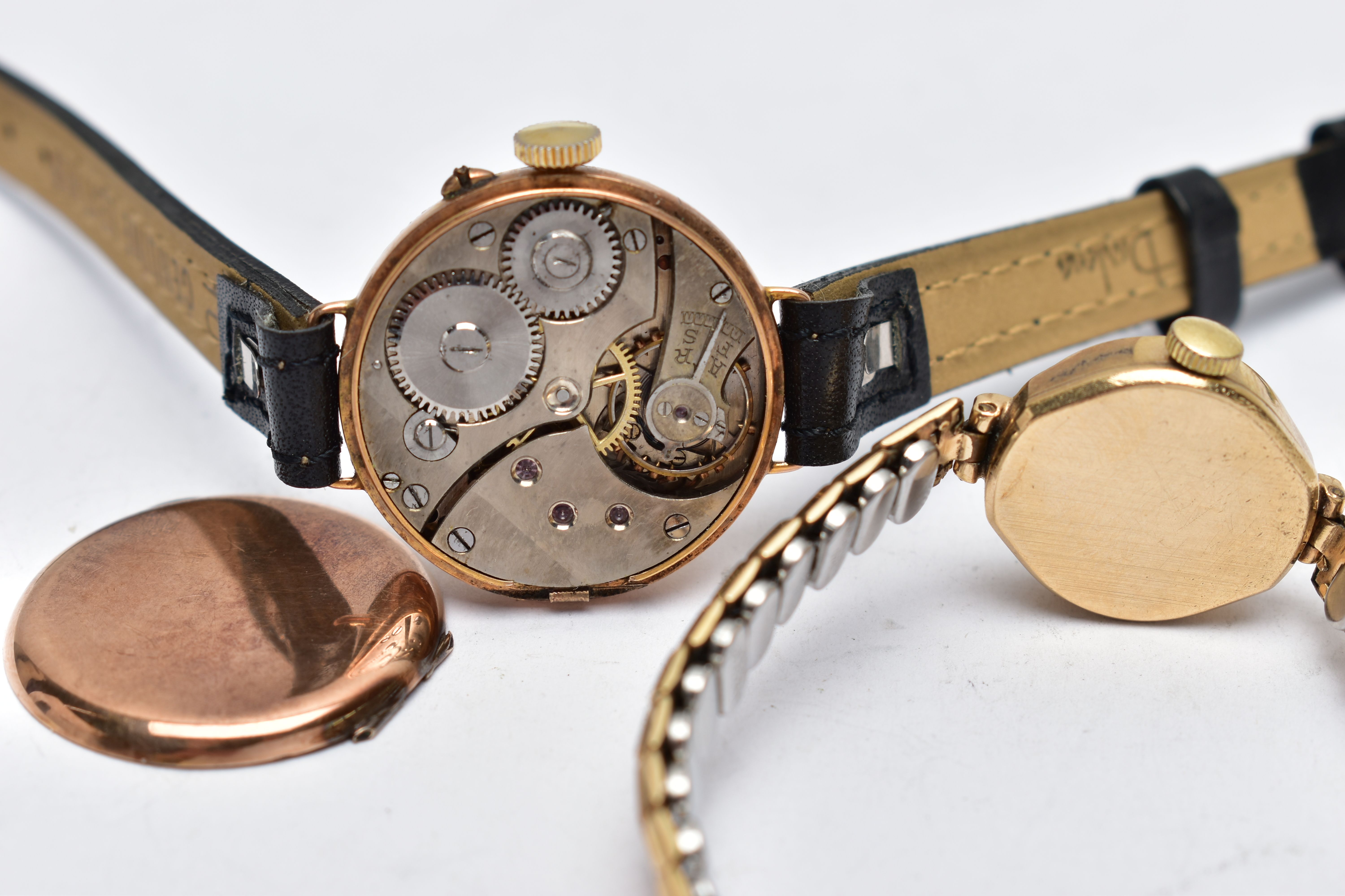 TWO LADIES 9CT GOLD WRISTWATCHES, the first a manual wind watch with a round white dial, Roman - Bild 4 aus 4