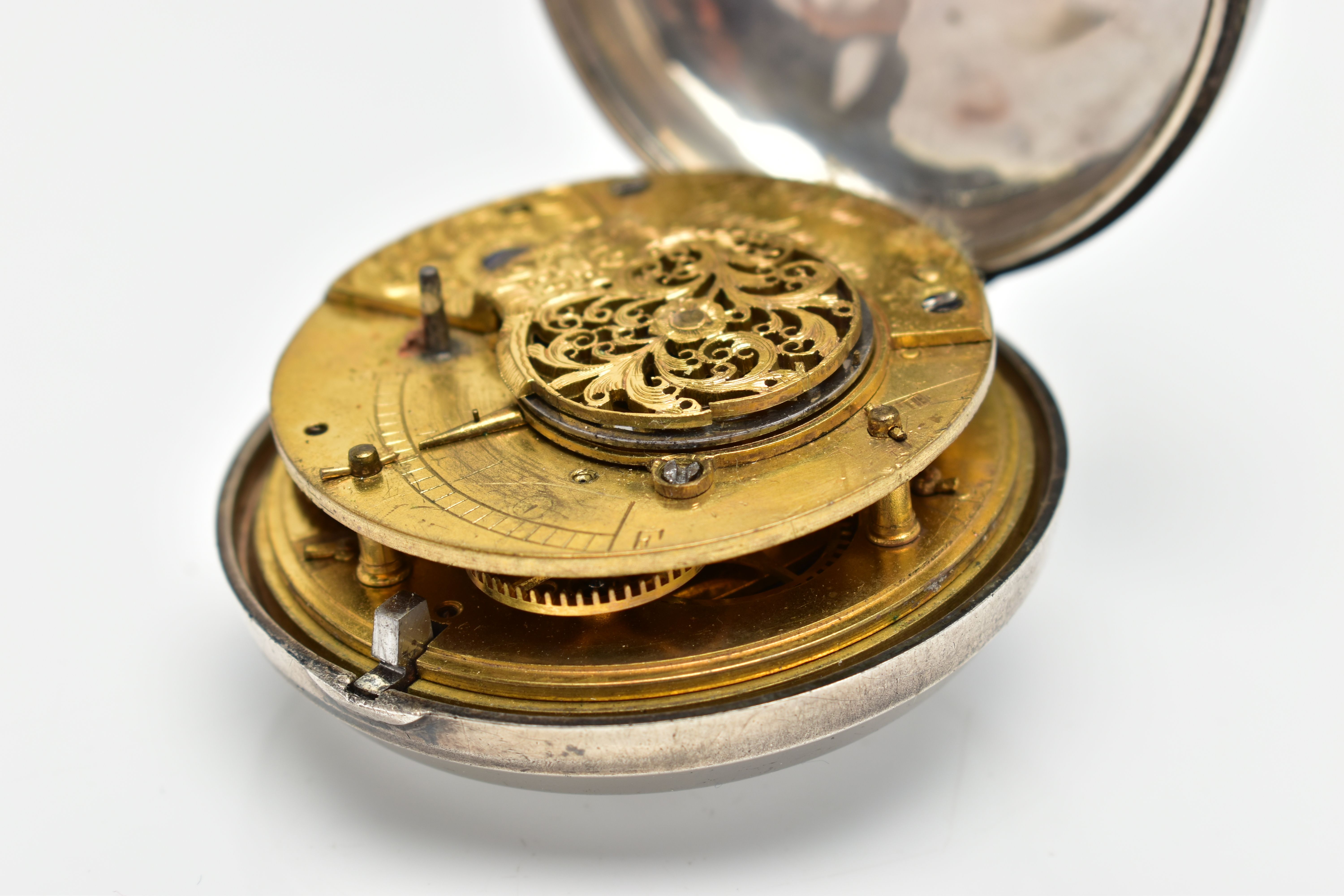 A WHITE METAL PAIR CASED FUSEE POCKET WATCH, AF the open face circular white dial, with Arabic - Bild 4 aus 7