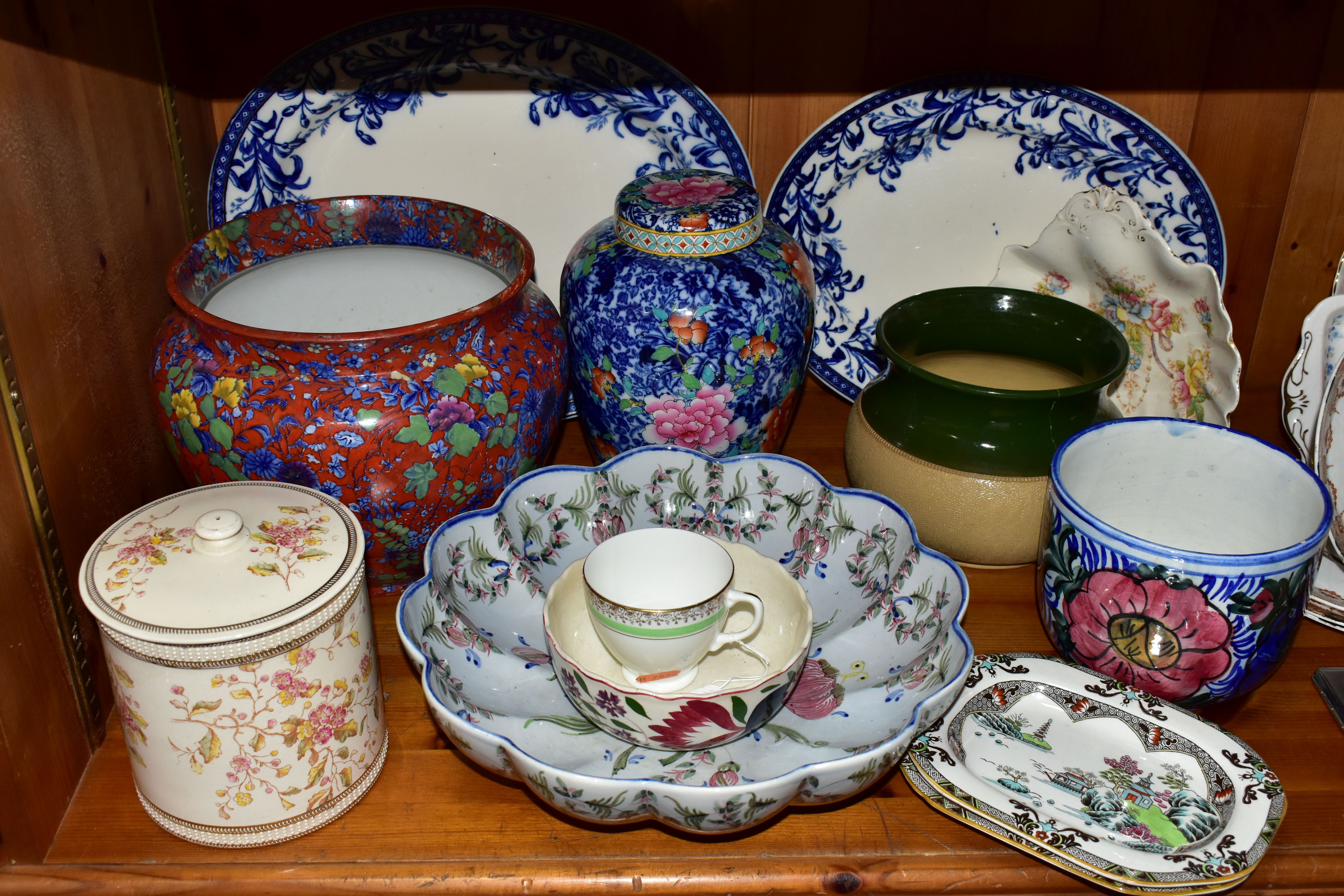 A GROUP OF CERAMICS, to include two Wedgwood & Co Lily pattern blue and white meat plates,