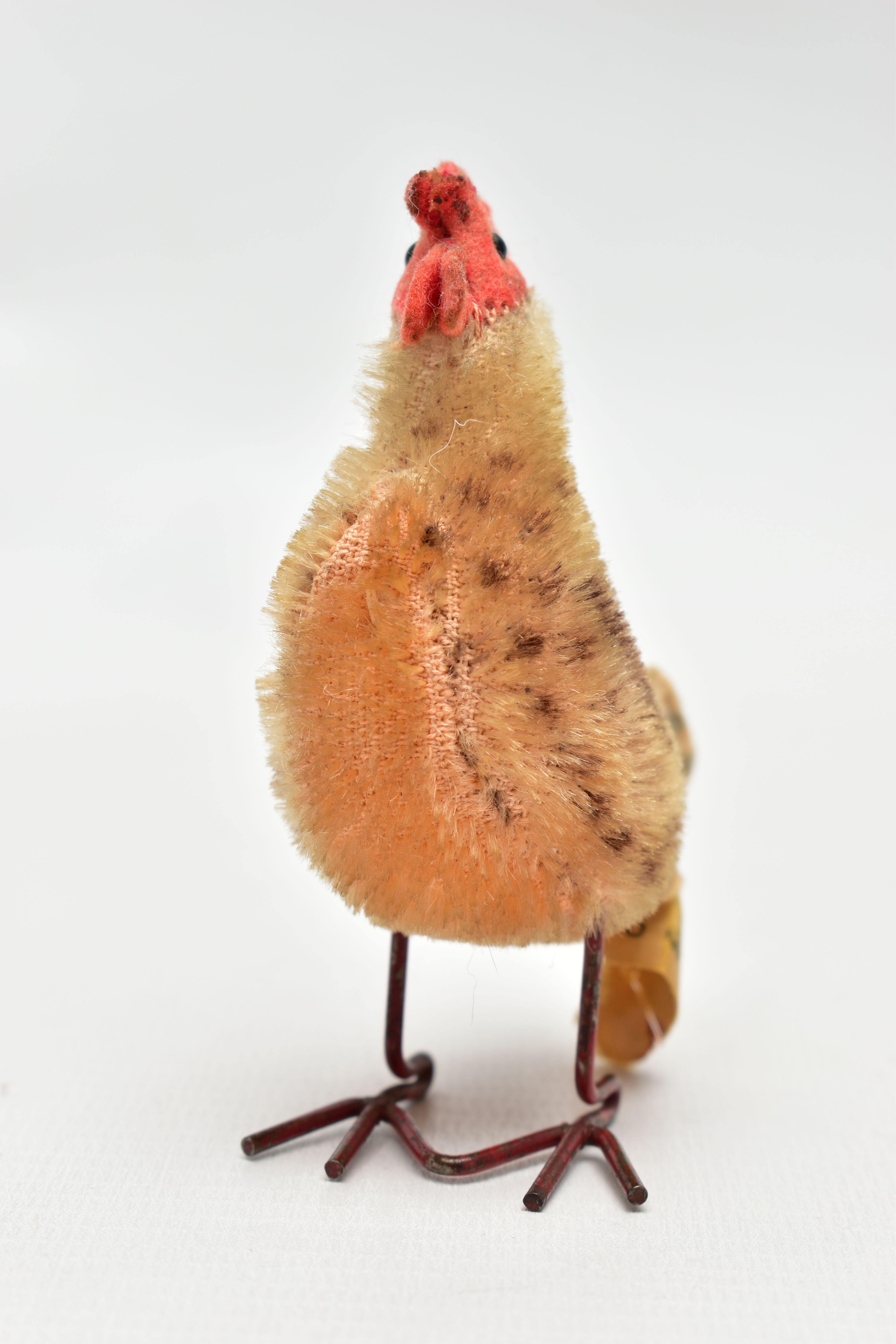 A POST-WAR STEIFF MOHAIR HEN WITH METAL WIRE LEGS, metal button and yellow tag to tail feathers, tag - Image 2 of 5