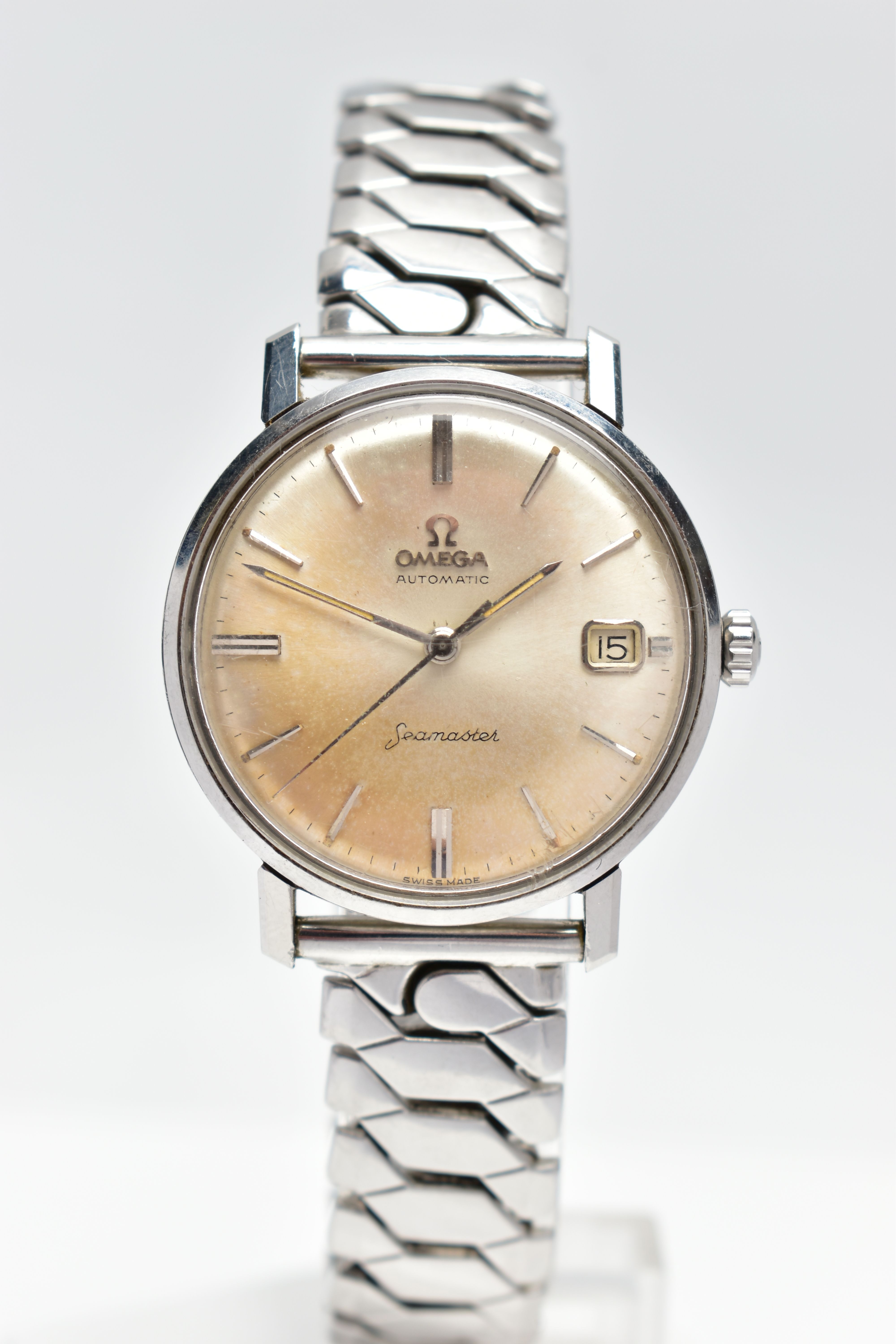 A 1960s VINTAGE OMEGA AUTOMATIC SEAMASTER DATE, the silver coloured dial with luminescent silver
