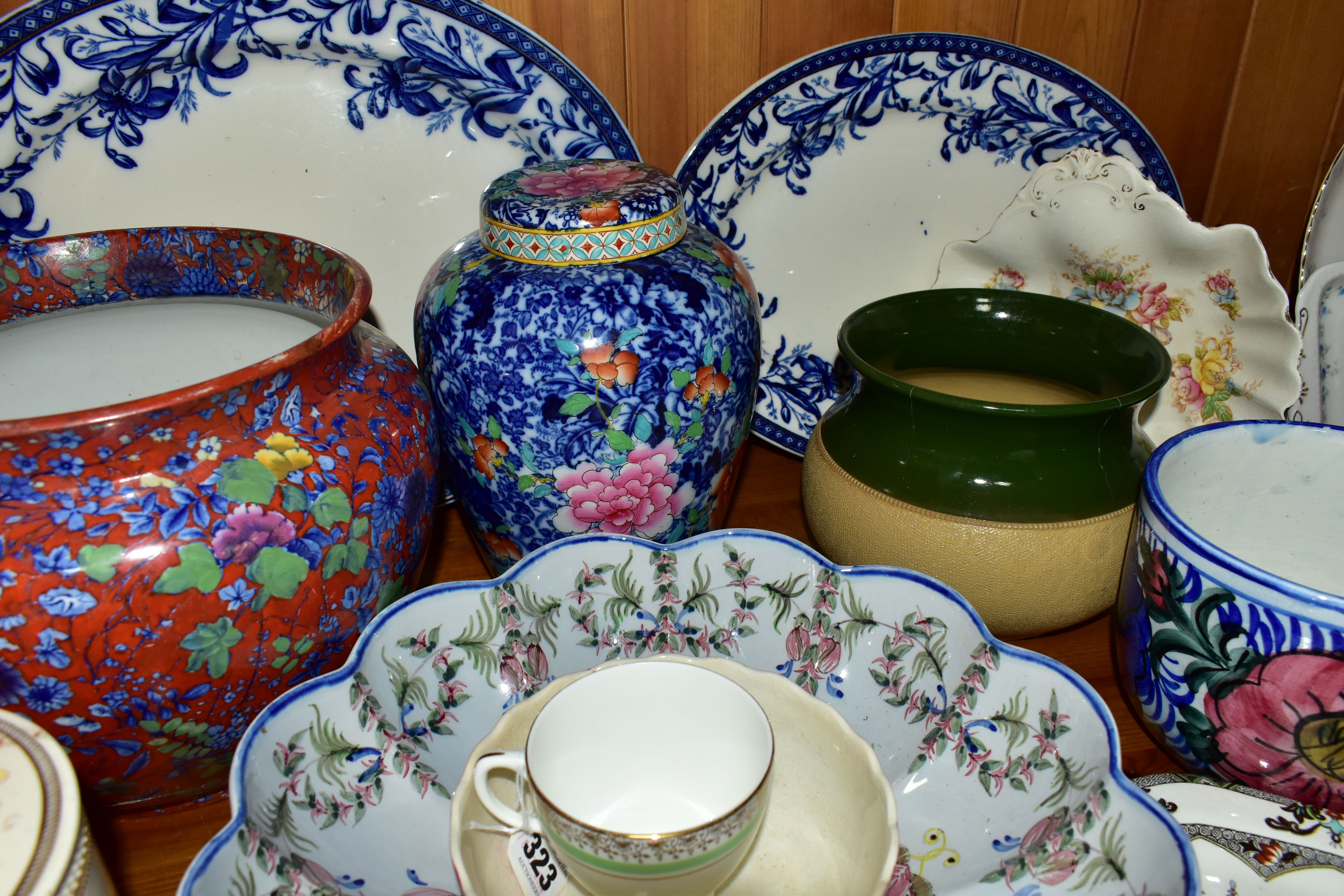 A GROUP OF CERAMICS, to include two Wedgwood & Co Lily pattern blue and white meat plates, - Image 5 of 6