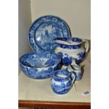 FIVE PIECES OF BLUE AND WHITE CERAMICS, comprising a Copeland Spode's Italian jug height 7cm and