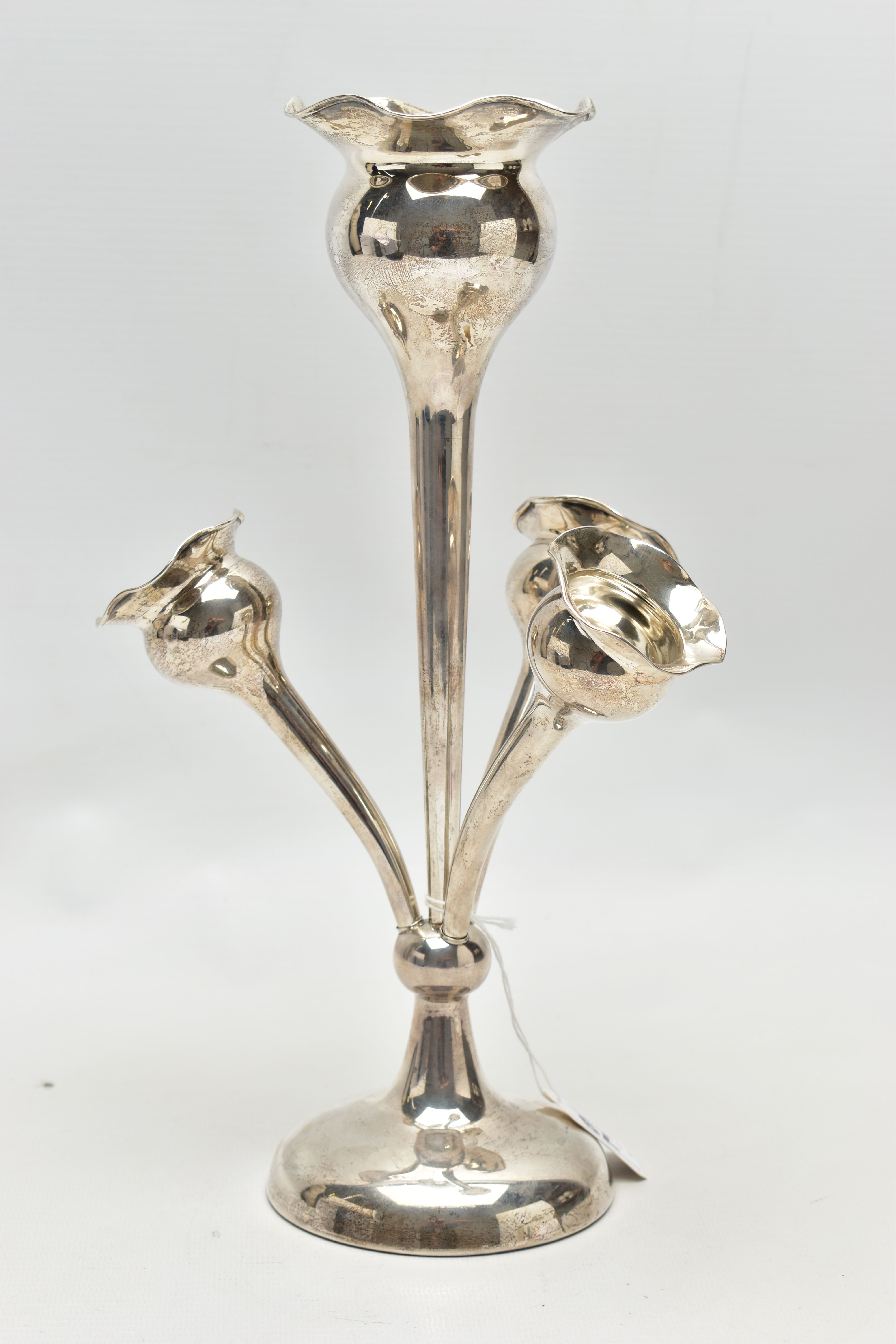 A SILVER FLOWER CENTRE PIECE, featuring four flower holders, each with a wavy rim and tapered - Image 2 of 6