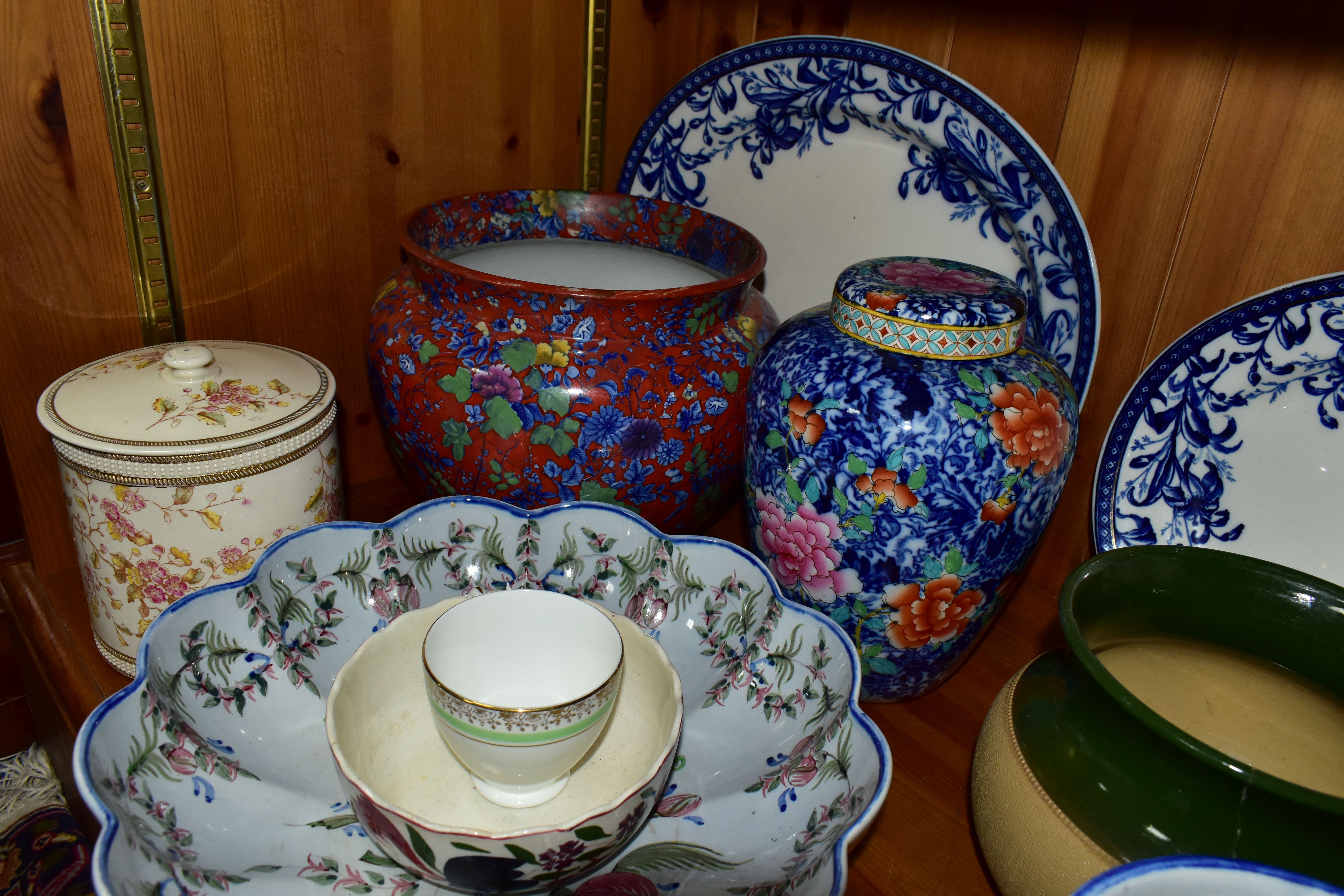 A GROUP OF CERAMICS, to include two Wedgwood & Co Lily pattern blue and white meat plates, - Image 6 of 6