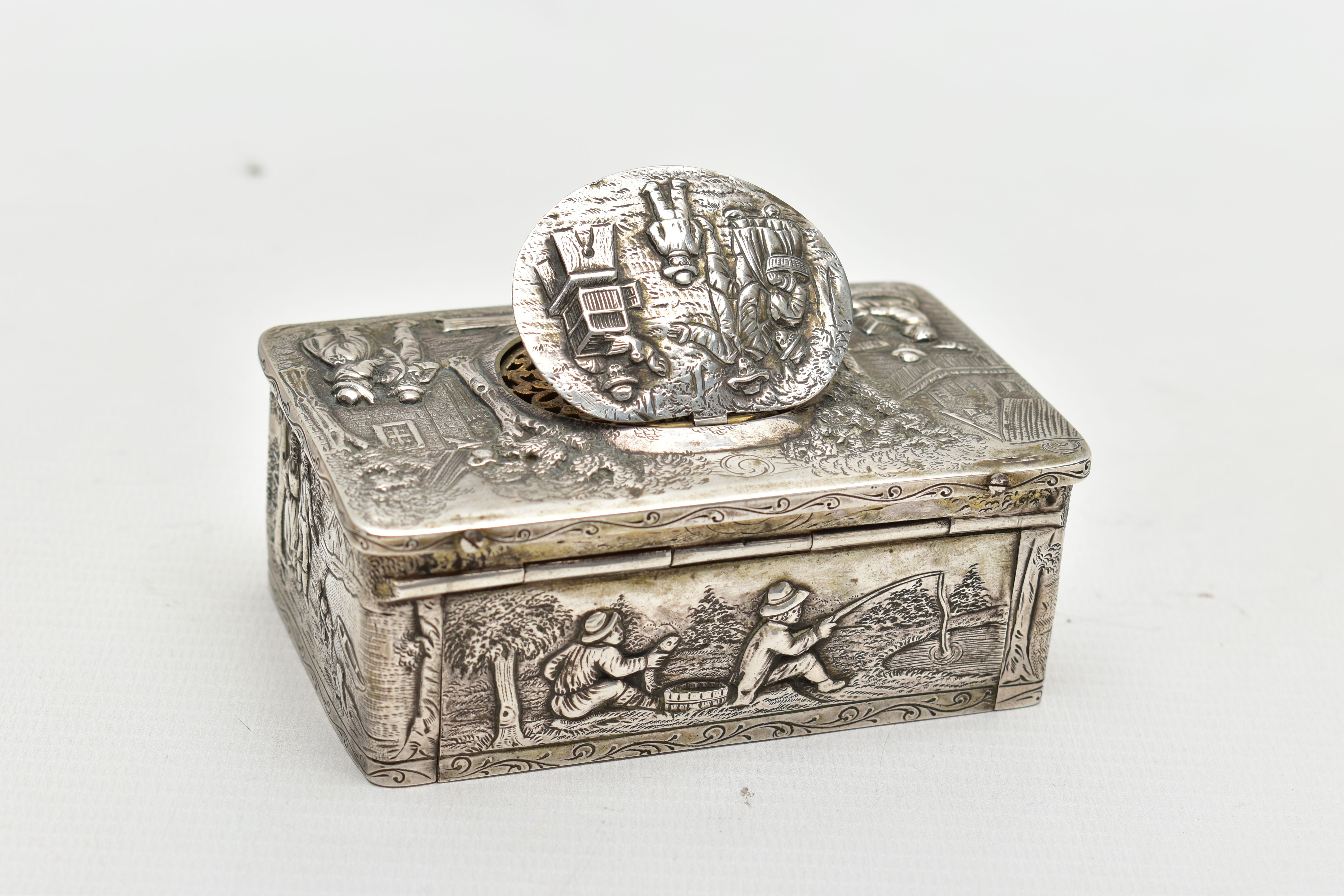 A 19TH CENTURY MUSICAL BIRD BOX, of a rectangular form, the box decorated with figural scenes such - Image 5 of 9