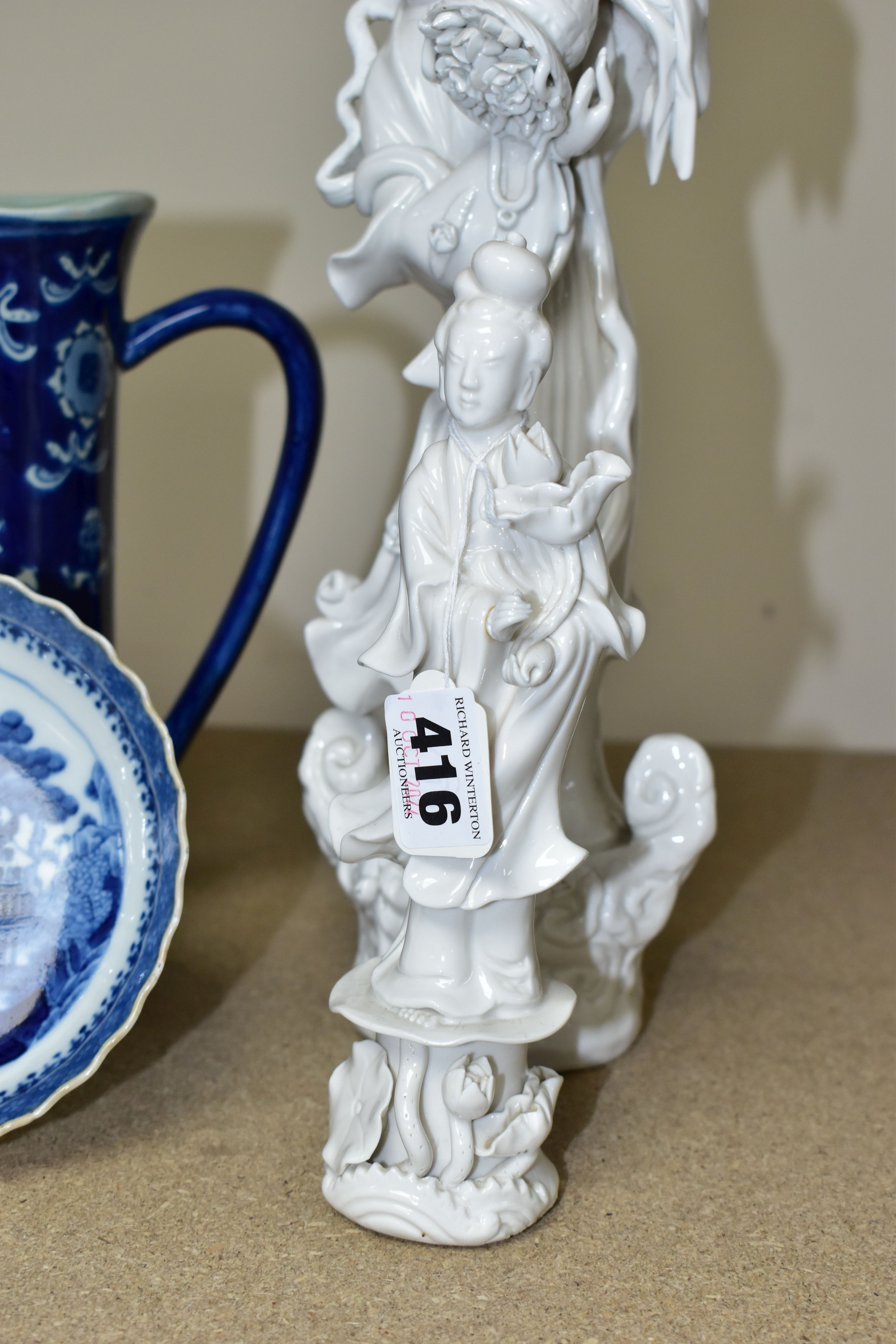 A GROUP OF ORIENTAL STYLE PORCELAIN AND TWO BLANC DE CHINE FIGURES, comprising two Blanc De Chine ' - Image 2 of 8