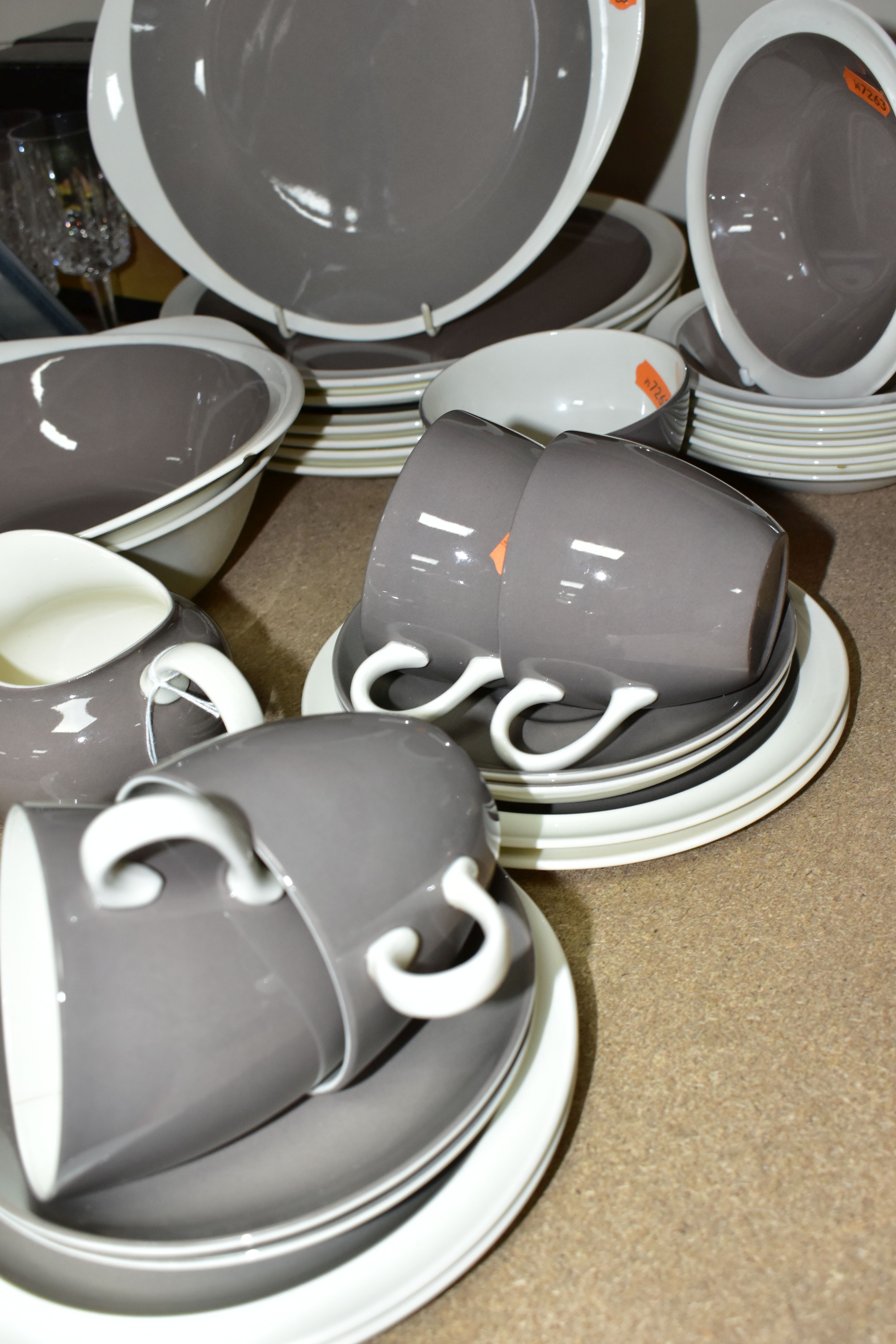 A PART DINNER SET OF WEDGWOOD OF ETRURIA & BARLASTON IN GREY AND WHITE 1950'S STYLE, comprising - Image 3 of 5