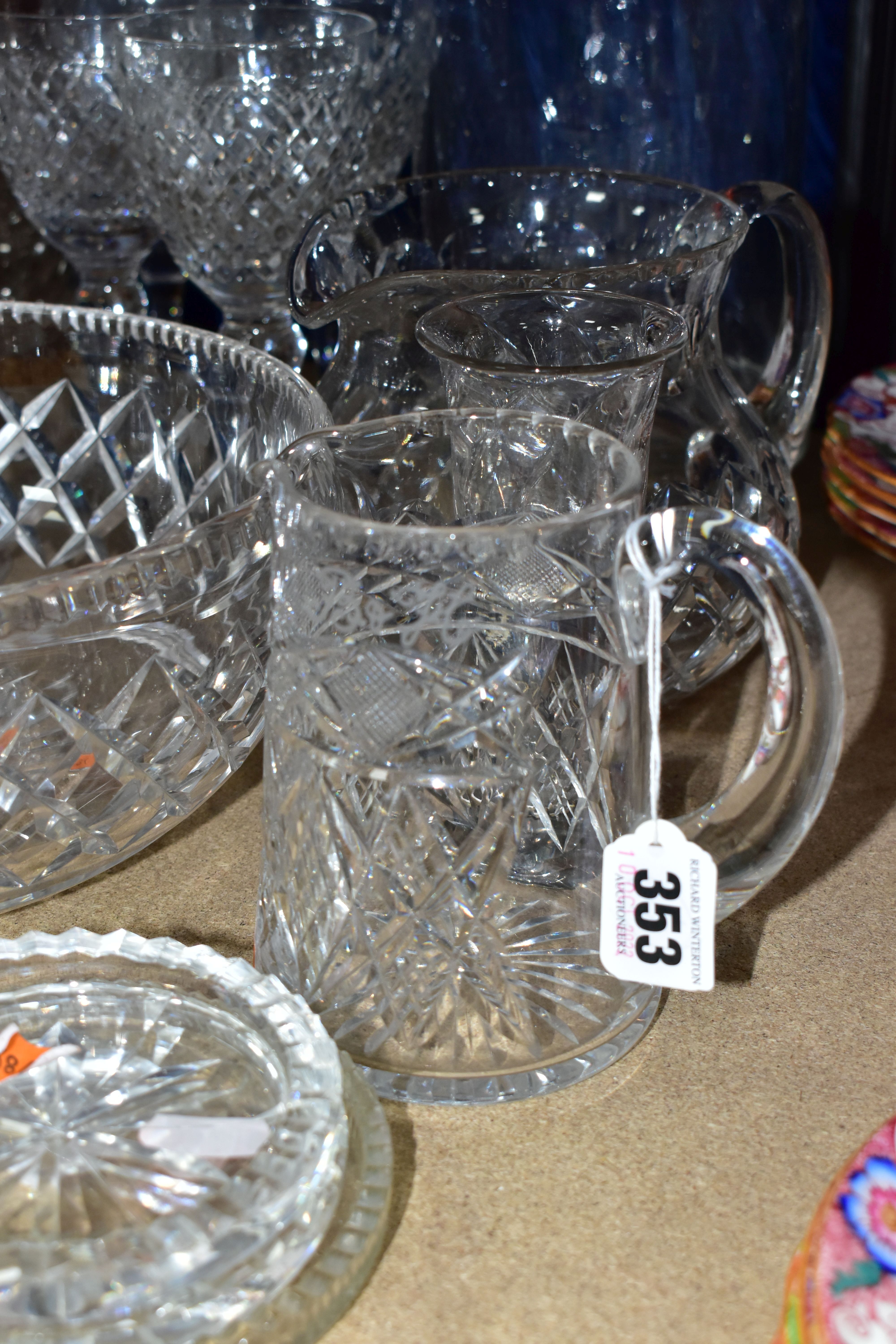 A GROUP OF CUT CRYSTAL AND GLASSWARE, comprising five cut crystal whisky glasses, five cut crystal - Image 2 of 5