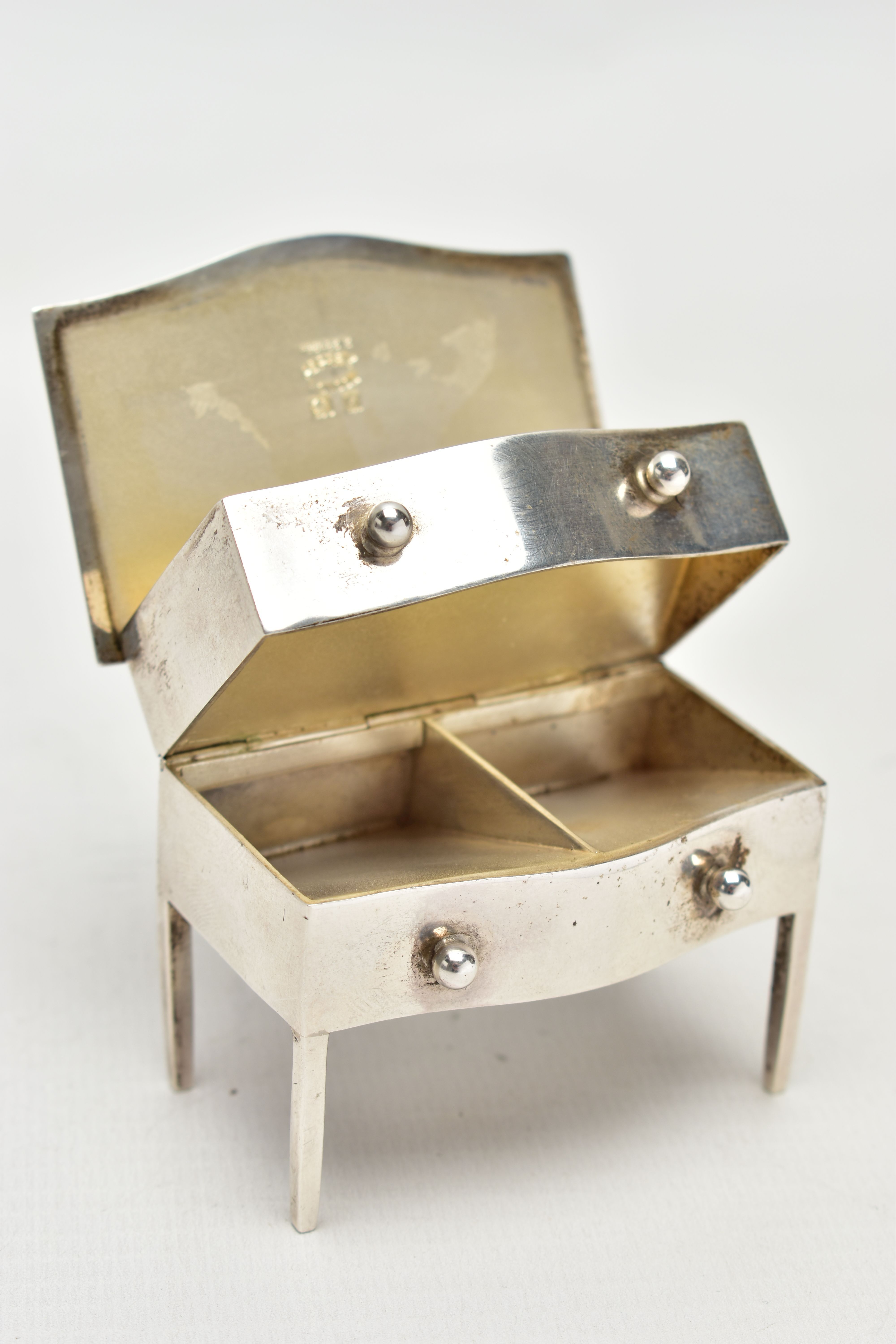 AN EARLY 20TH CENTURY SILVER 'ASPREY & CO LTD' NOVELTY STAMP CASE, in the form of a chest of two - Image 5 of 8