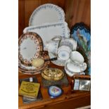 A GROUP OF CERAMICS, METALWARES AND SUNDRY ITEMS, to include a fourteen piece Royal Albert Memory