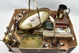 A SILVER SPOON AND BOX OF ASSORTED ITEMS, a silver old English teaspoon, hallmarked 'Viner's Ltd'