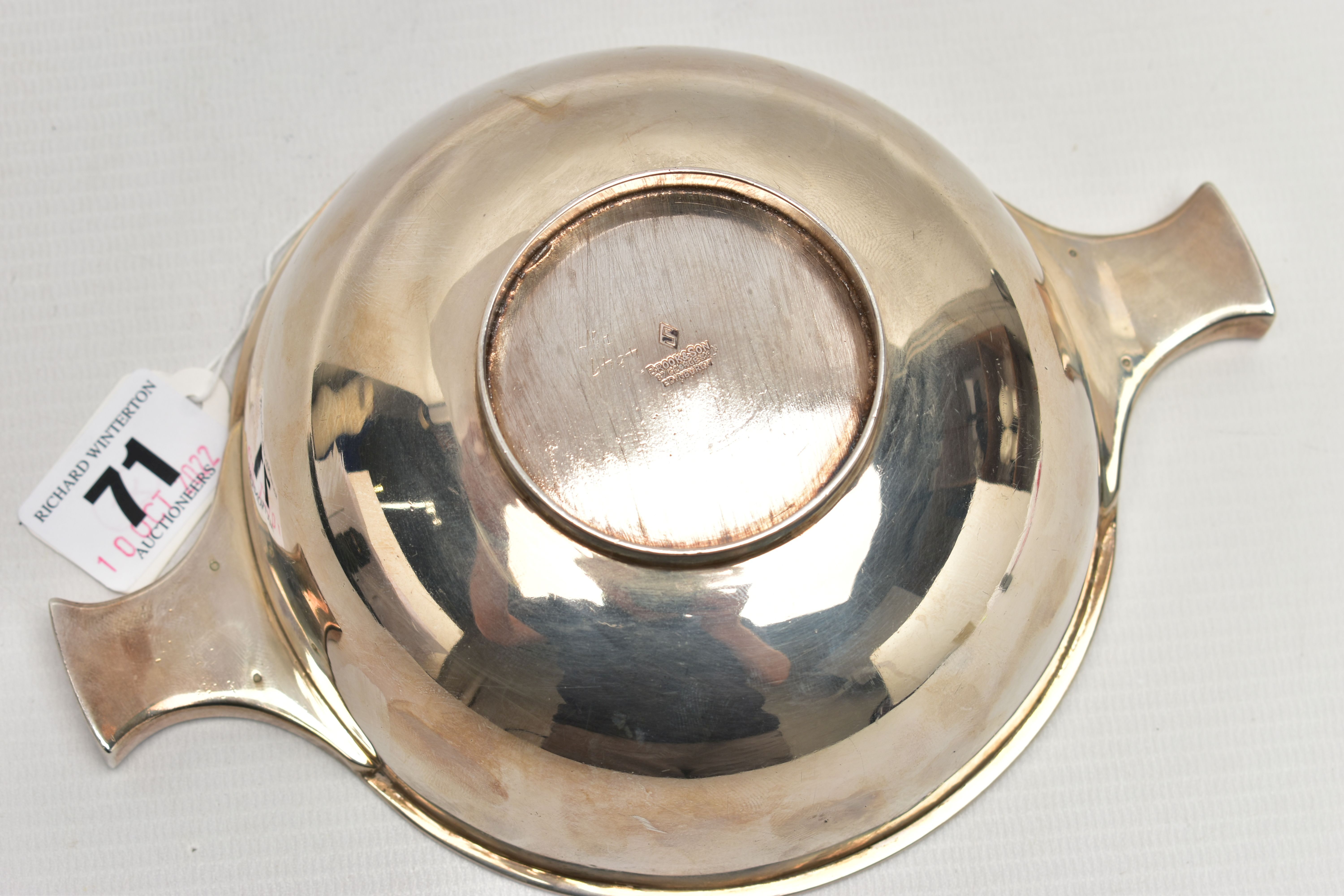 A SCOTTISH SILVER QUAICH, polished design, fitted with two handles, approximate diameter of bowl - Image 5 of 5