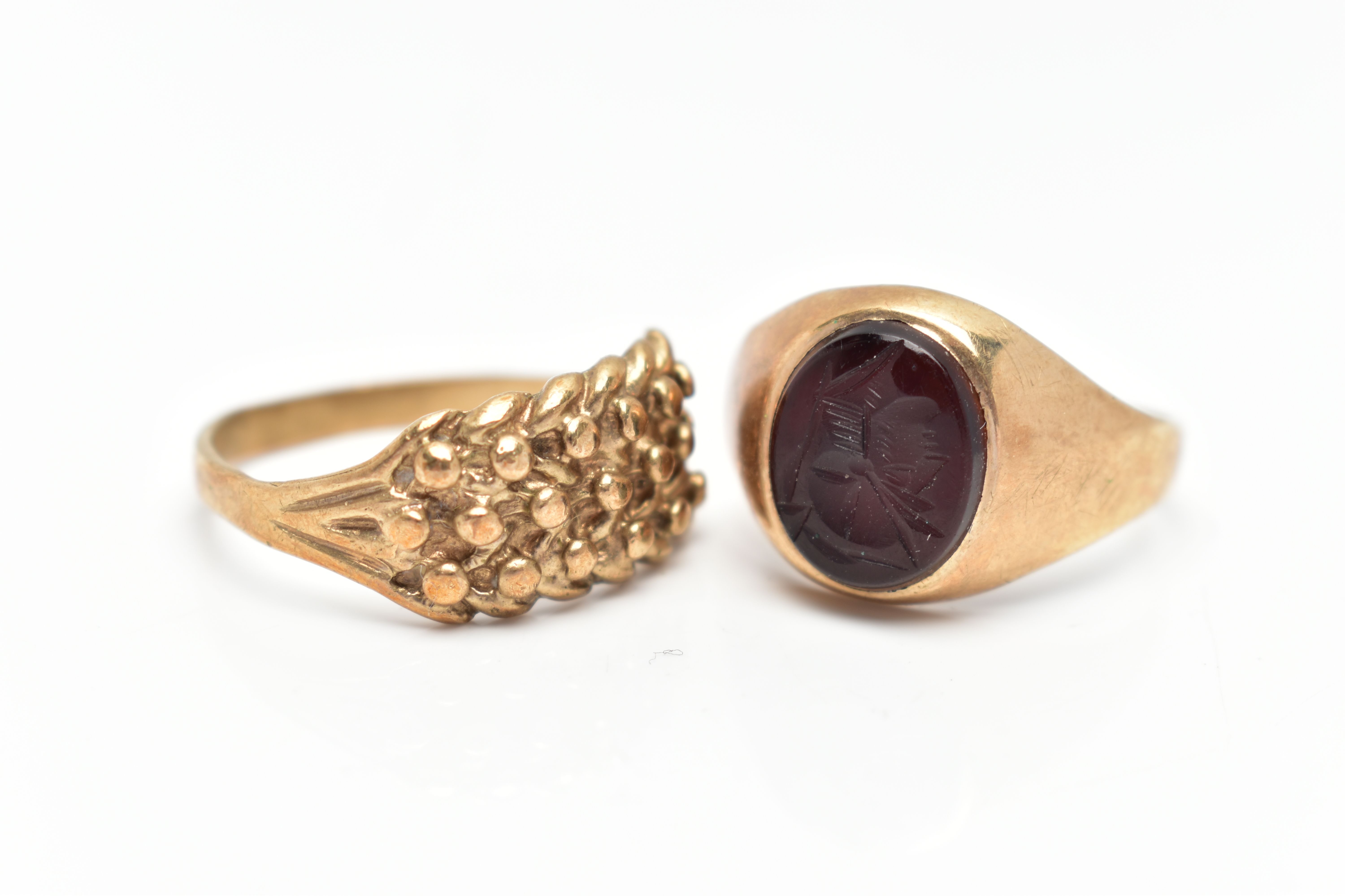 TWO 9CT GOLD RINGS, to include an onyx intaglio signet ring, hallmarked London 1989, ring size T 1/ - Image 2 of 3