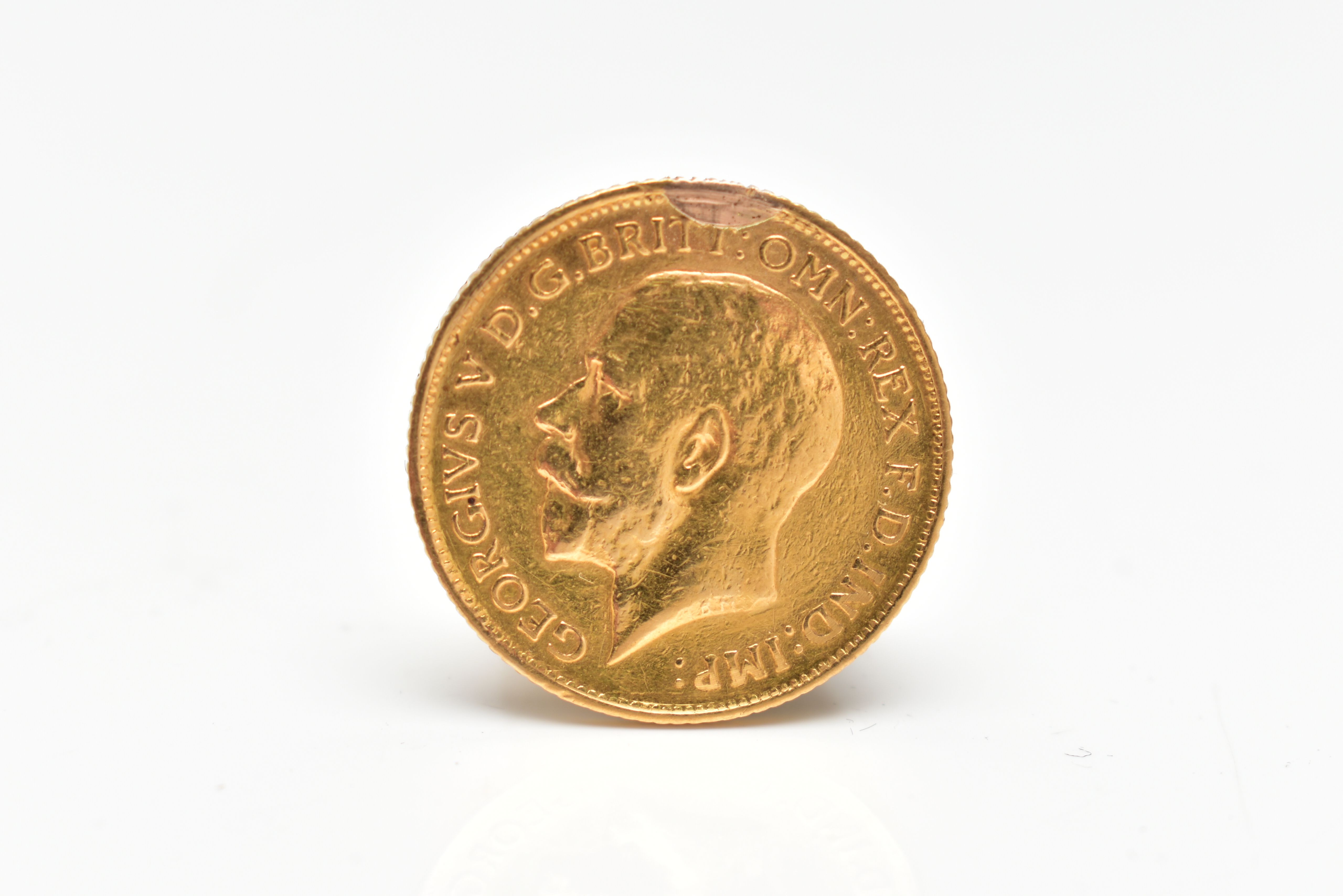 A GEORGE V HALF SOVEREIGN COIN, obverse depicting George V, reverse displaying George and the - Image 2 of 2