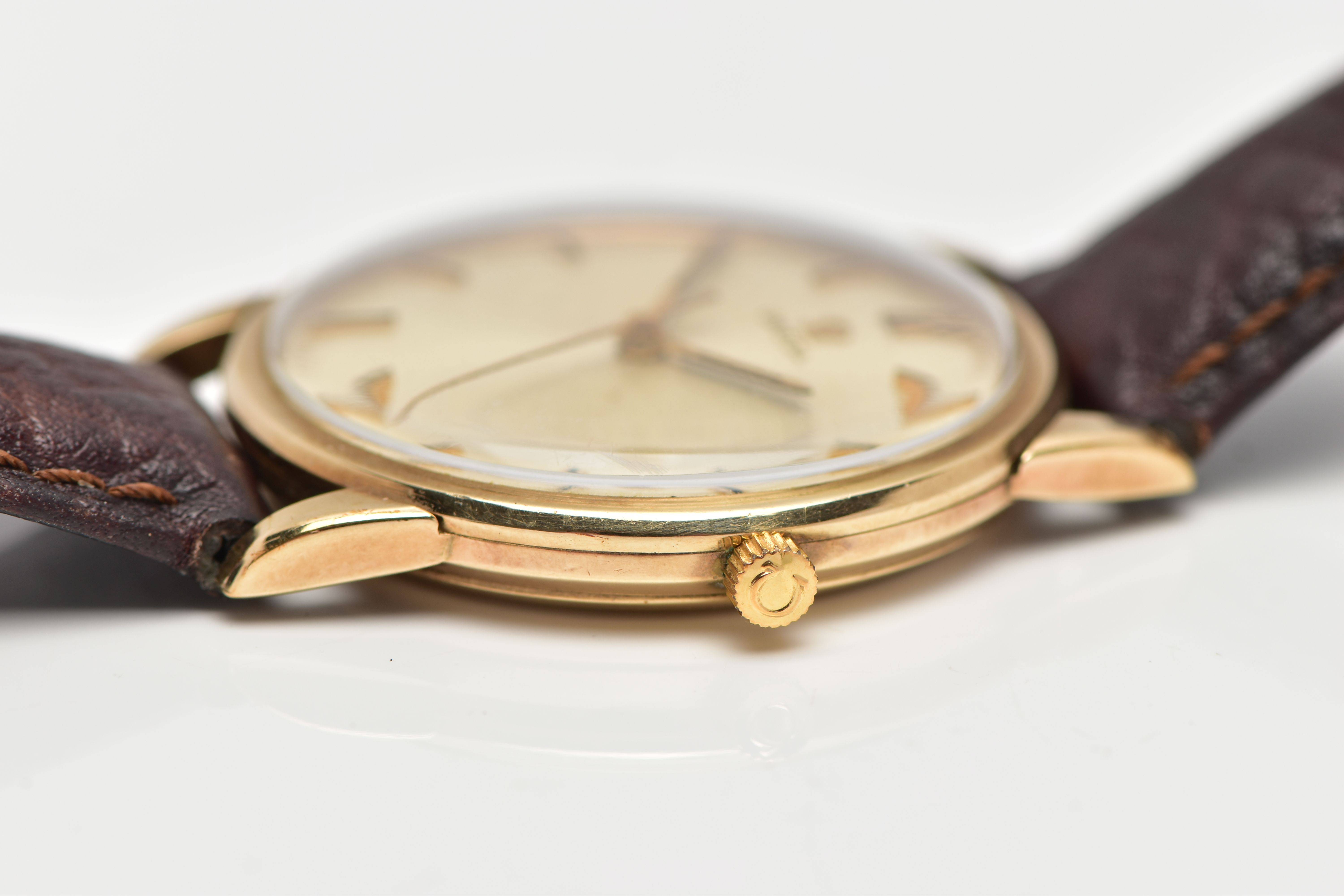 A GENTS 1960'S, 9CT GOLD 'OMEGA' WRISTWATCH, manual wind, round champagne dial signed 'Omega', baton - Bild 6 aus 6