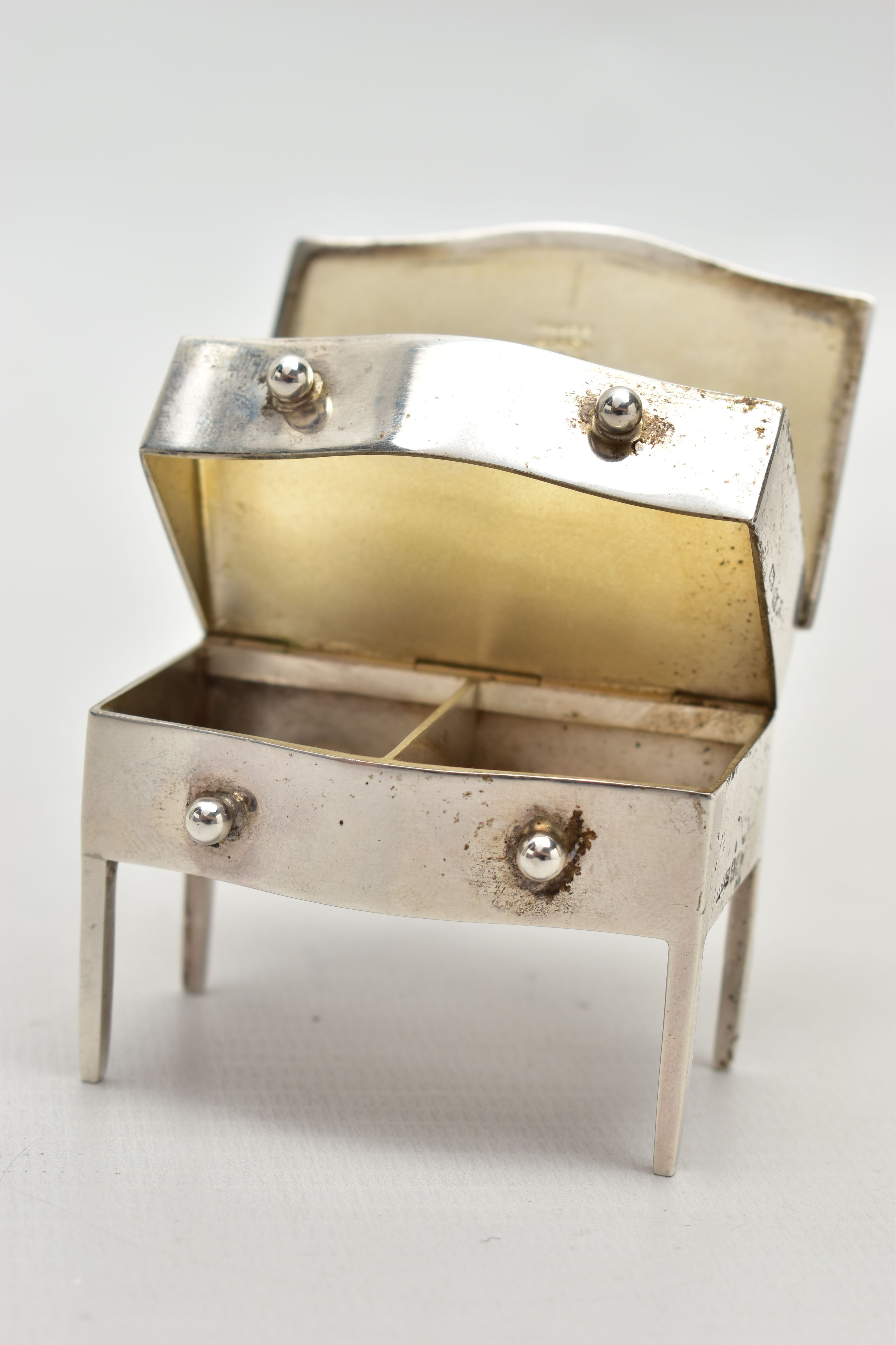 AN EARLY 20TH CENTURY SILVER 'ASPREY & CO LTD' NOVELTY STAMP CASE, in the form of a chest of two - Image 7 of 8