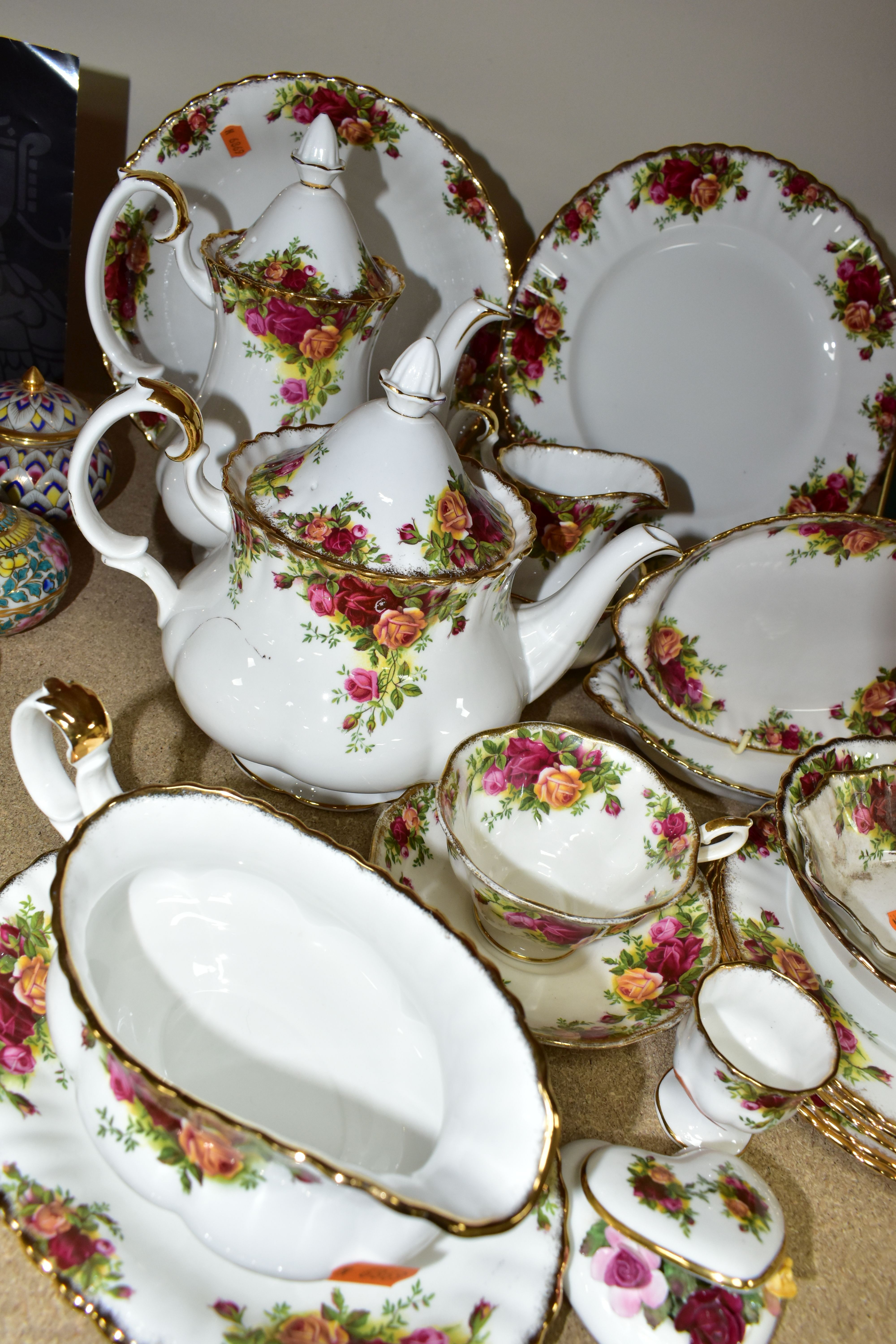 A QUANTITY OF ROYAL ALBERT 'OLD COUNTRY ROSES' PATTERN TEAWARES, comprising five cups, five saucers, - Image 4 of 10