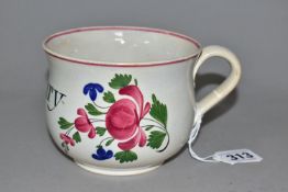 AN EARLY NINETEENTH CENTURY PEARLWARE MINIATURE CHAMBER POT, painted with pink and blue flowers