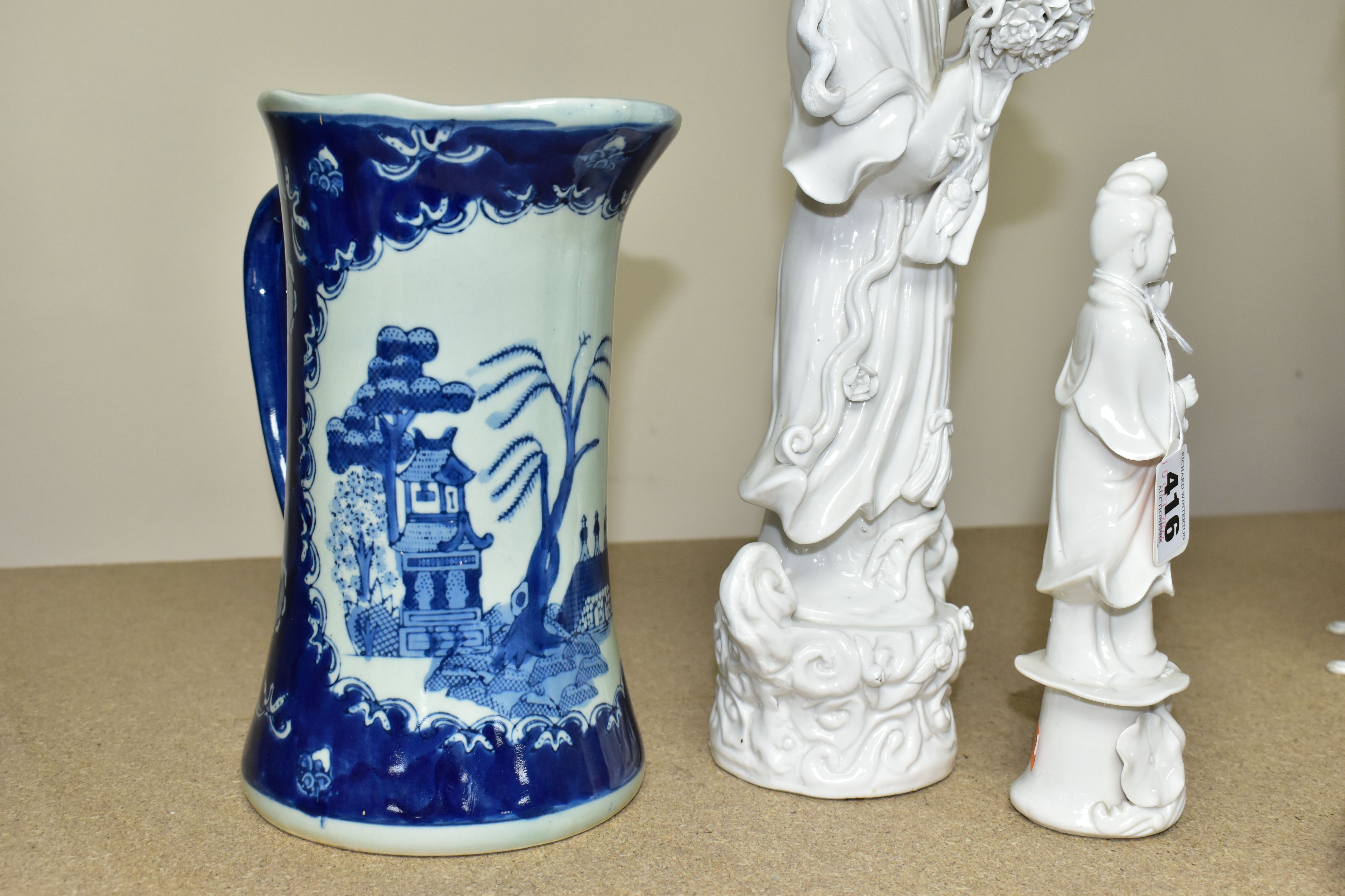 A GROUP OF ORIENTAL STYLE PORCELAIN AND TWO BLANC DE CHINE FIGURES, comprising two Blanc De Chine ' - Image 8 of 8