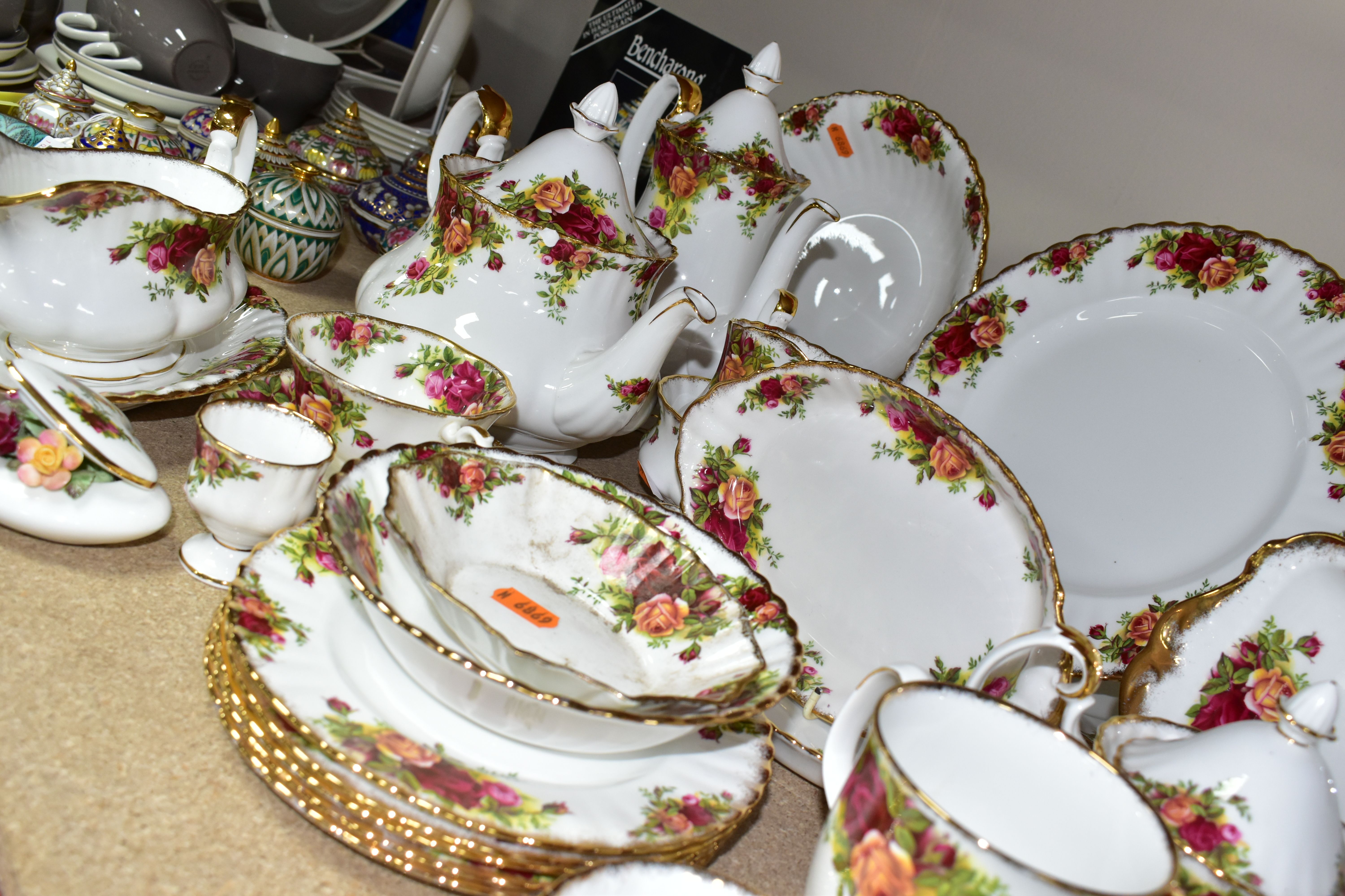 A QUANTITY OF ROYAL ALBERT 'OLD COUNTRY ROSES' PATTERN TEAWARES, comprising five cups, five saucers, - Image 7 of 10