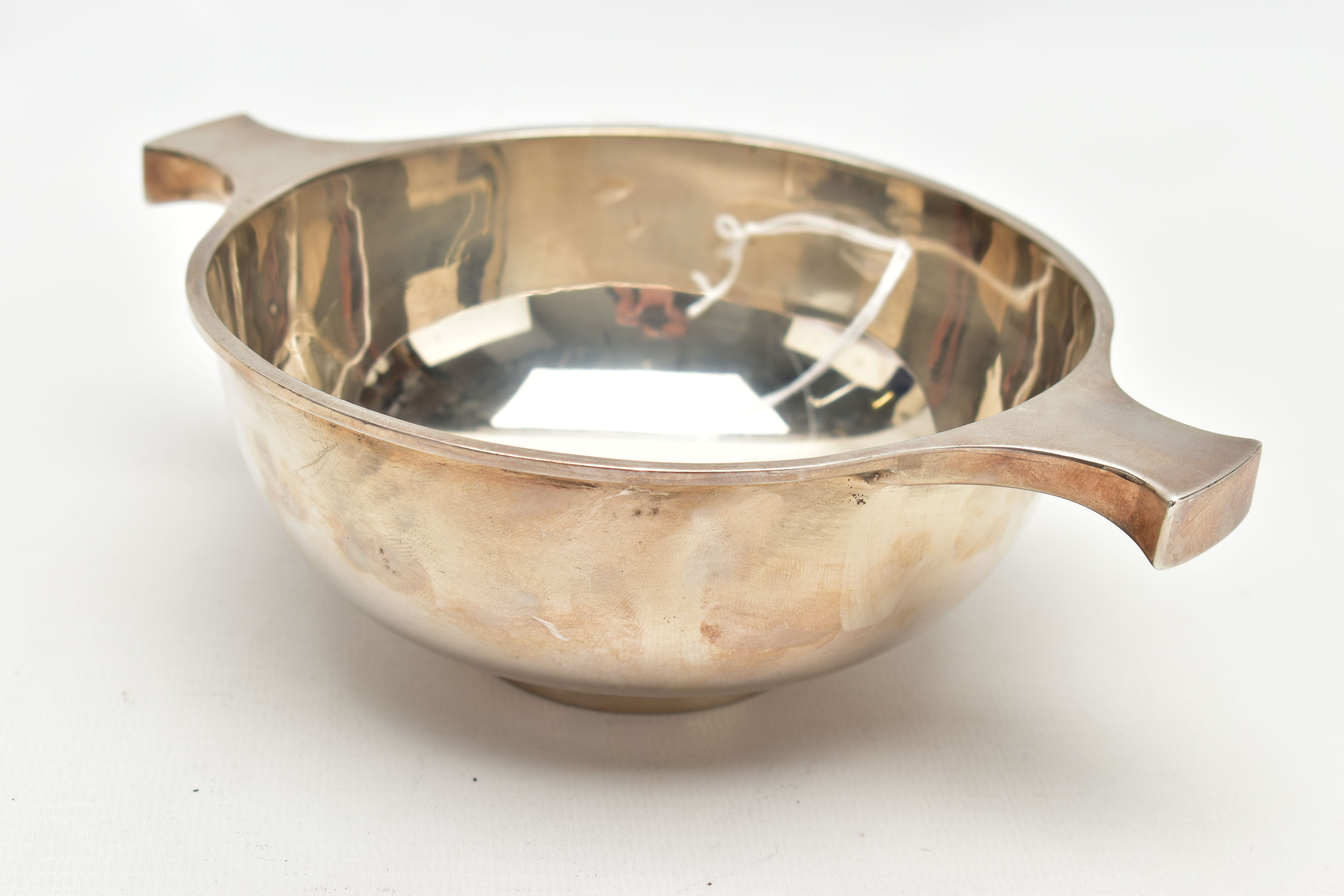 A SCOTTISH SILVER QUAICH, polished design, fitted with two handles, approximate diameter of bowl - Image 3 of 5