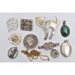 AN ASSORTMENT OF SILVER AND WHITE METAL JEWELLERY, to include a silver medallion brooch, signed '