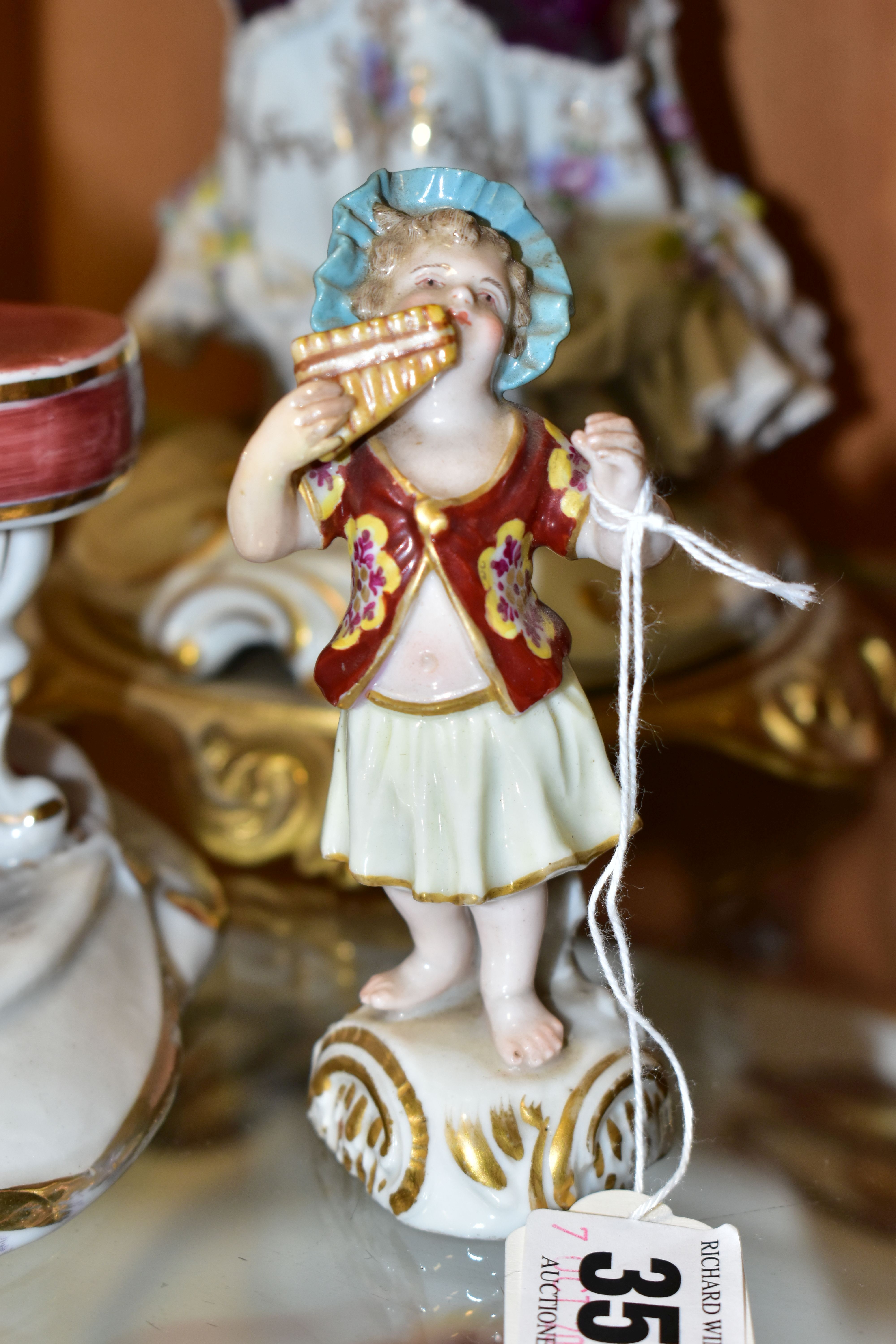 A LATE 19TH CENTURY CONTINENTAL PORCELAIN FLORAL ENCRUSTED MANTEL CLOCK, A FIGURAL TABLE LAMP AND - Image 2 of 13