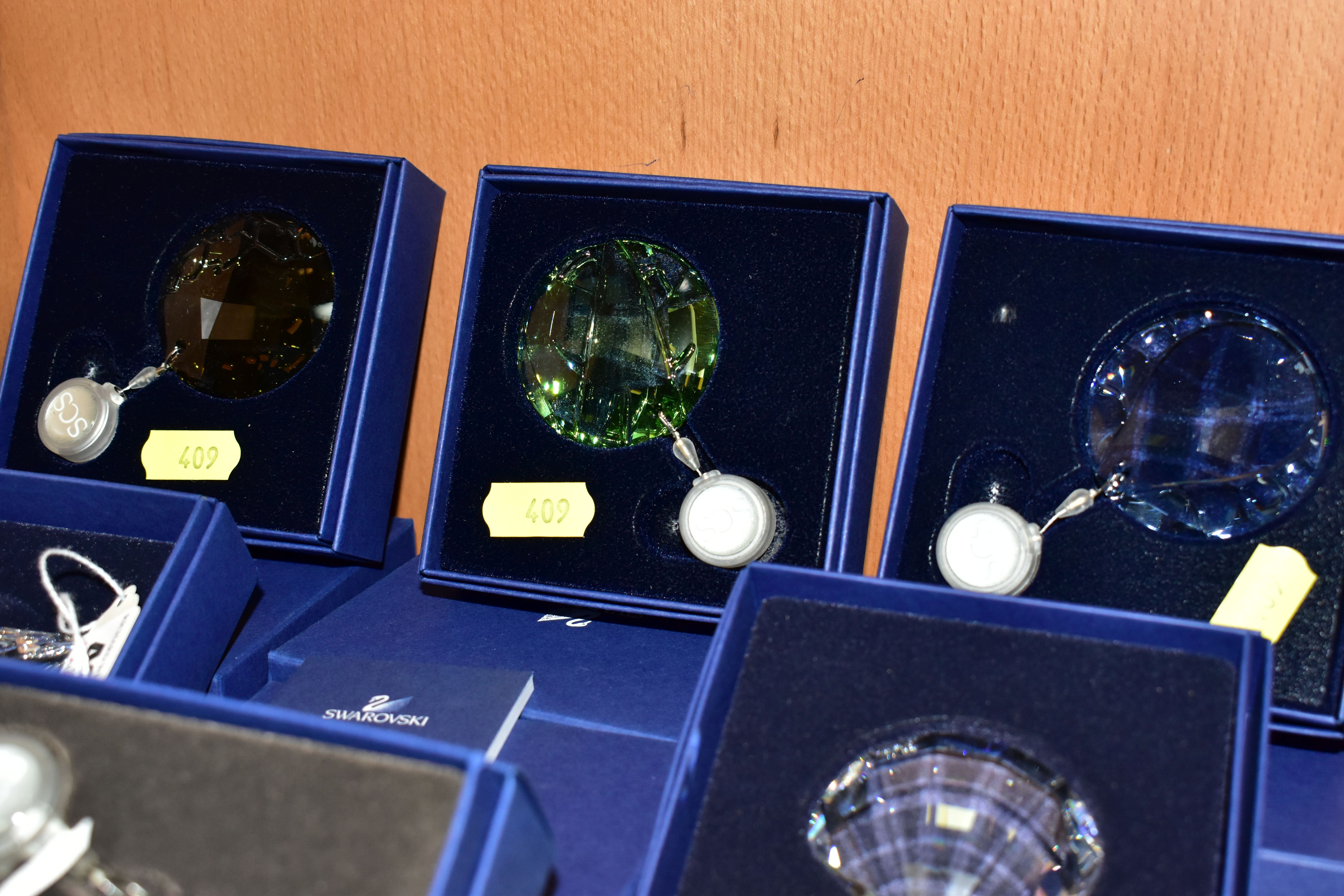 SEVEN BOXED SWAROVSKI COLLECTORS/CRYSTAL SOCIETY ANNUAL RENEWAL GIFTS, comprising three from Wonders - Image 5 of 5