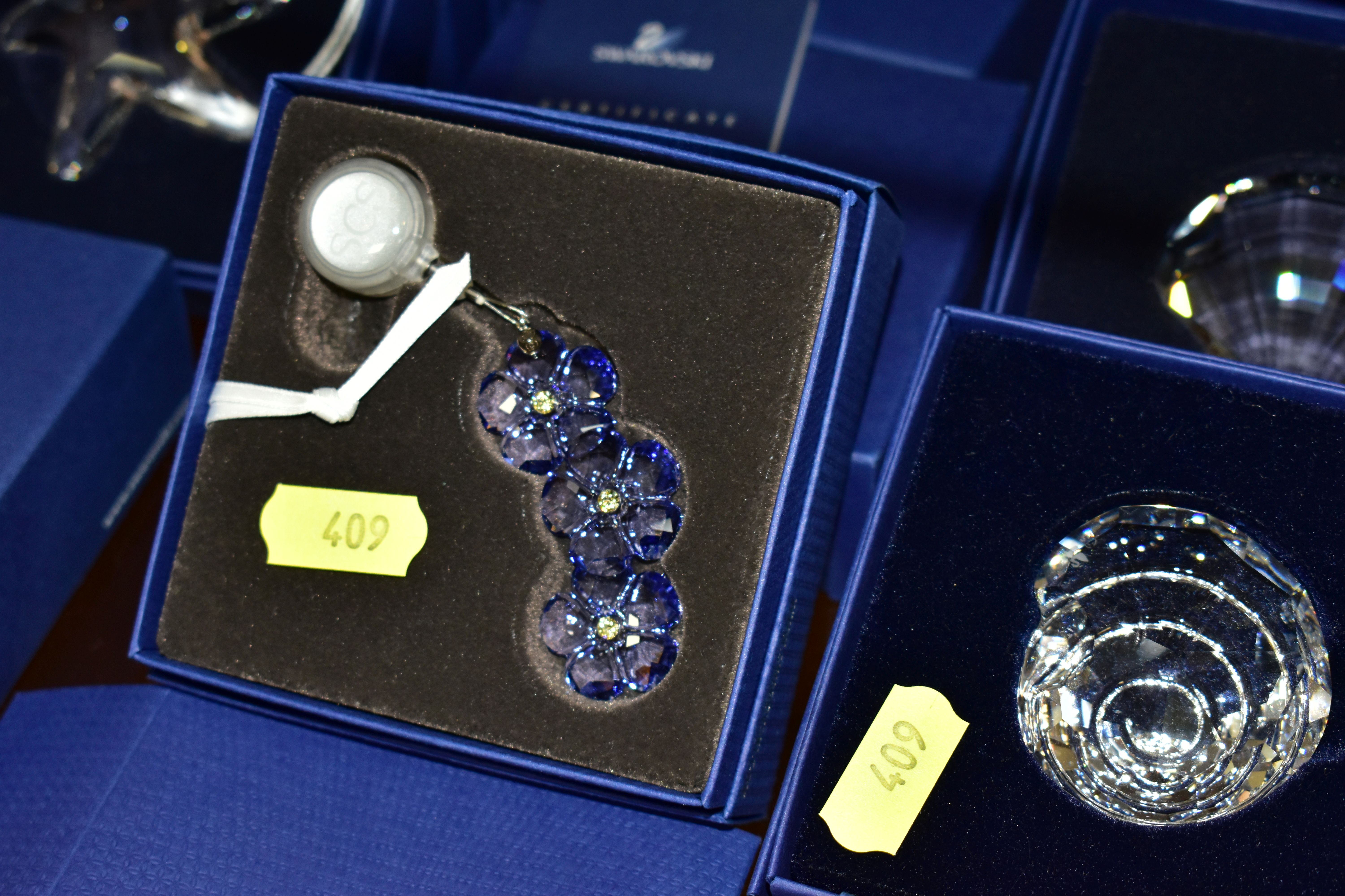 SEVEN BOXED SWAROVSKI COLLECTORS/CRYSTAL SOCIETY ANNUAL RENEWAL GIFTS, comprising three from Wonders - Image 2 of 5