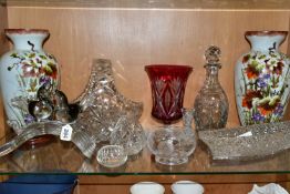 A GROUP OF GLASS WARES, to include an art glass sculpture of two birds on a branch, approximate