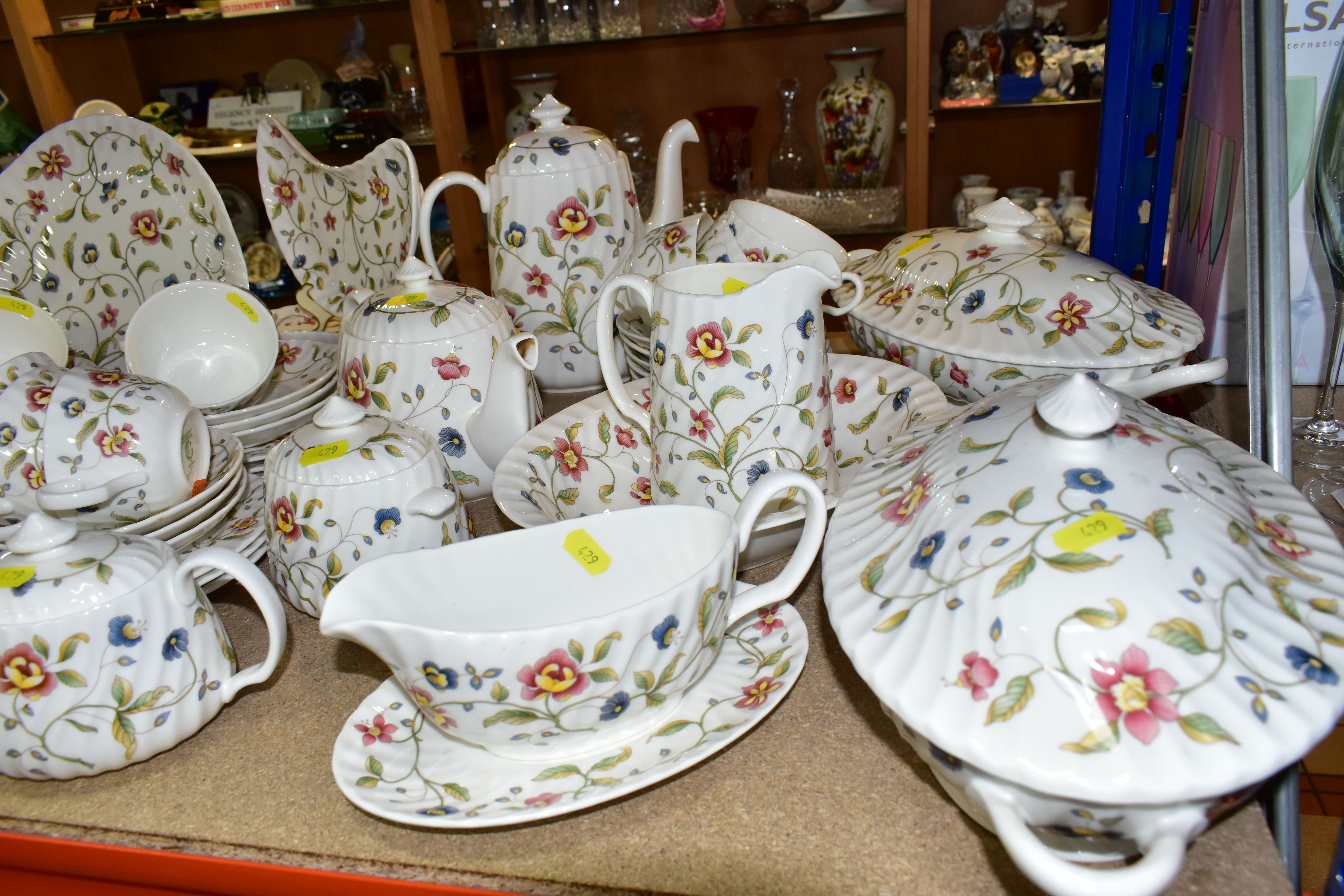 A ROYAL DOULTON/ MINTON 'TAPESTRY' S770 PATTERN DINNER SET, comprising two covered tureens, two - Image 4 of 8