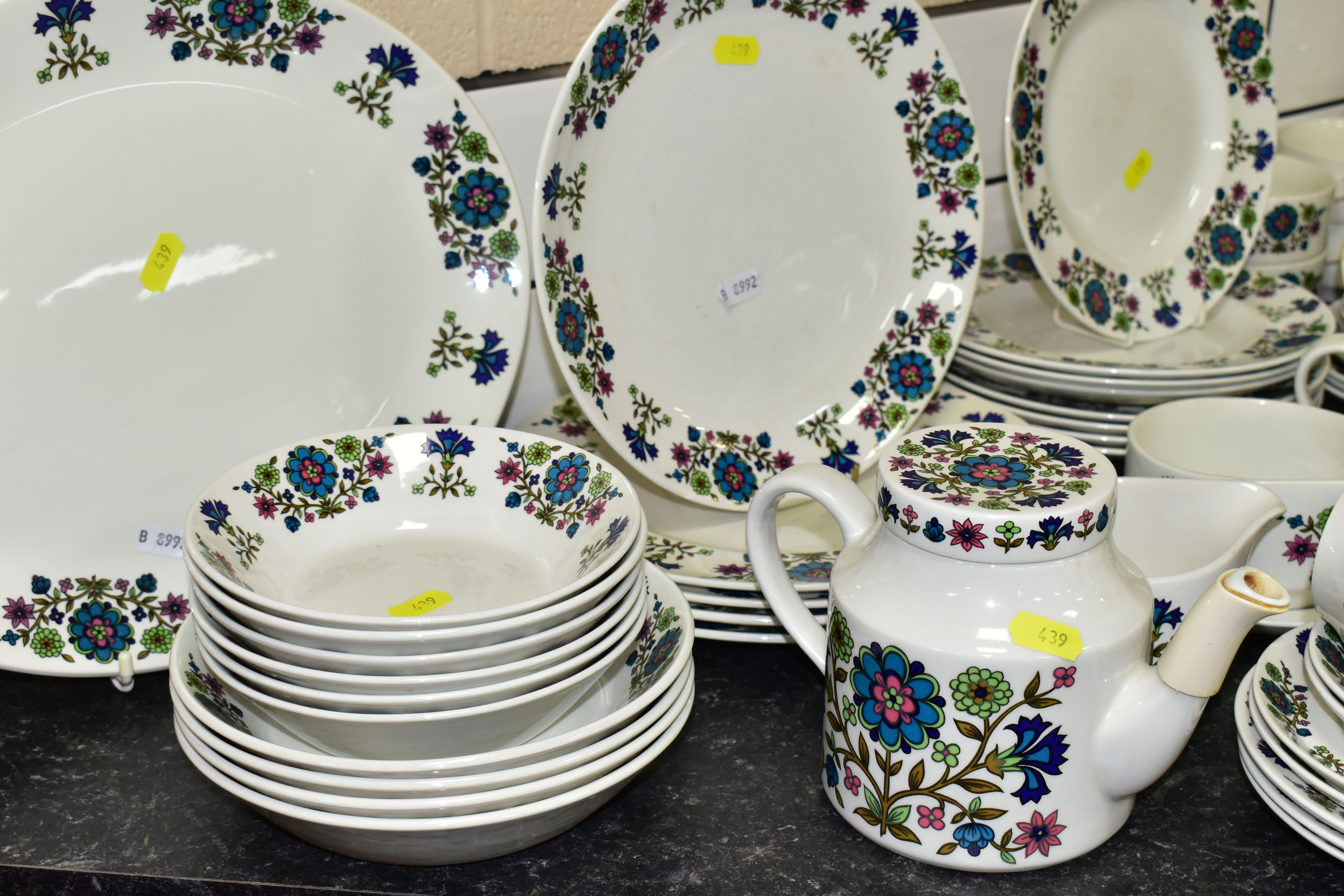 A ROYAL DOULTON 'LARCHMONT' PATTERN COFFEE SET TOGETHER WITH A MIDWINTER 'COUNTRY GARDEN' PATTERN - Image 5 of 7