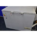 A SCANDINOVA CF105C CHEST FREEZER measuring width 103cm x depth 66cm x height 84cm (PAT pass and