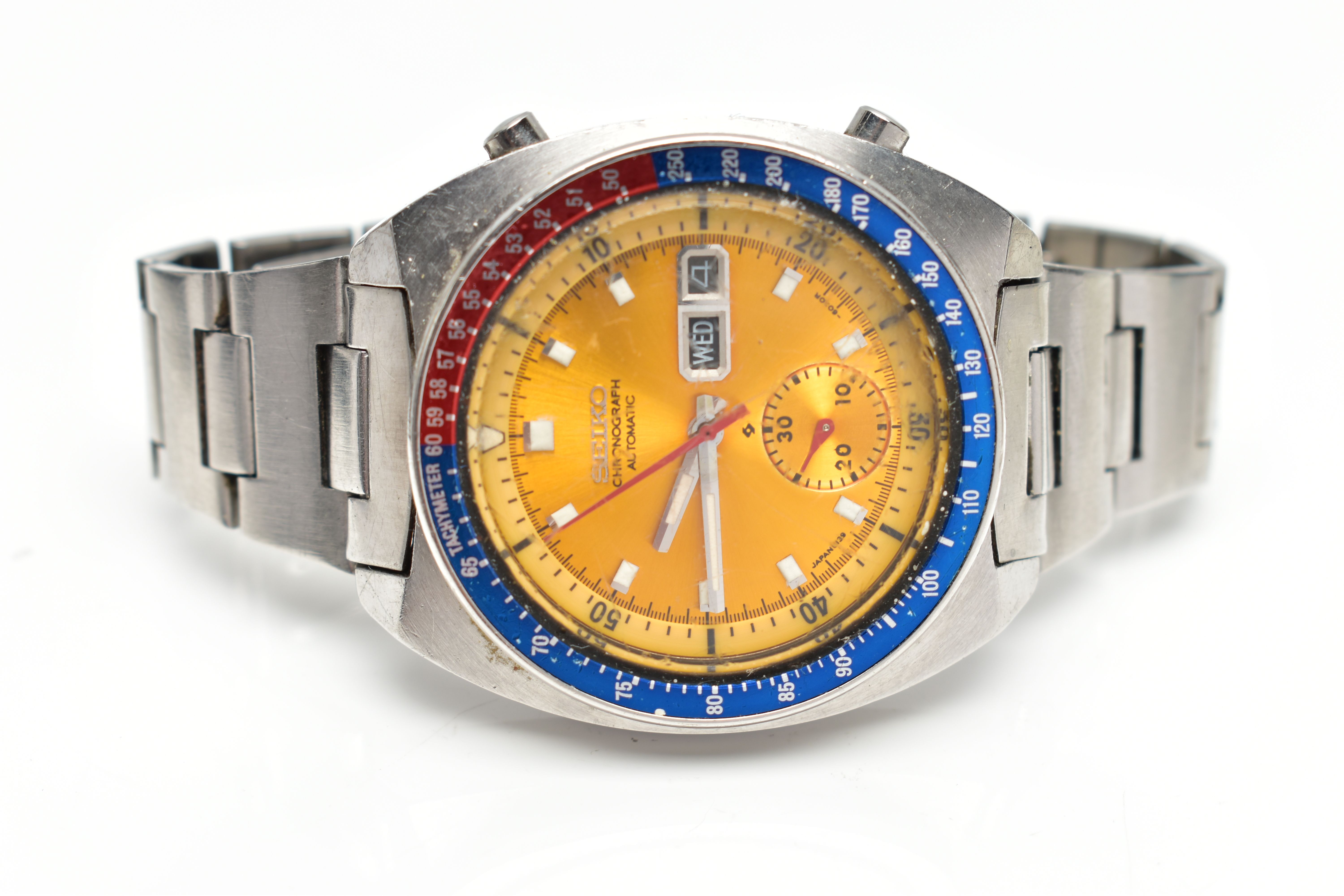 A 'SEIKO' WRISTWATCH, automatic movement, round yellow dial, signed 'Seiko chronograph automatic', - Image 4 of 6