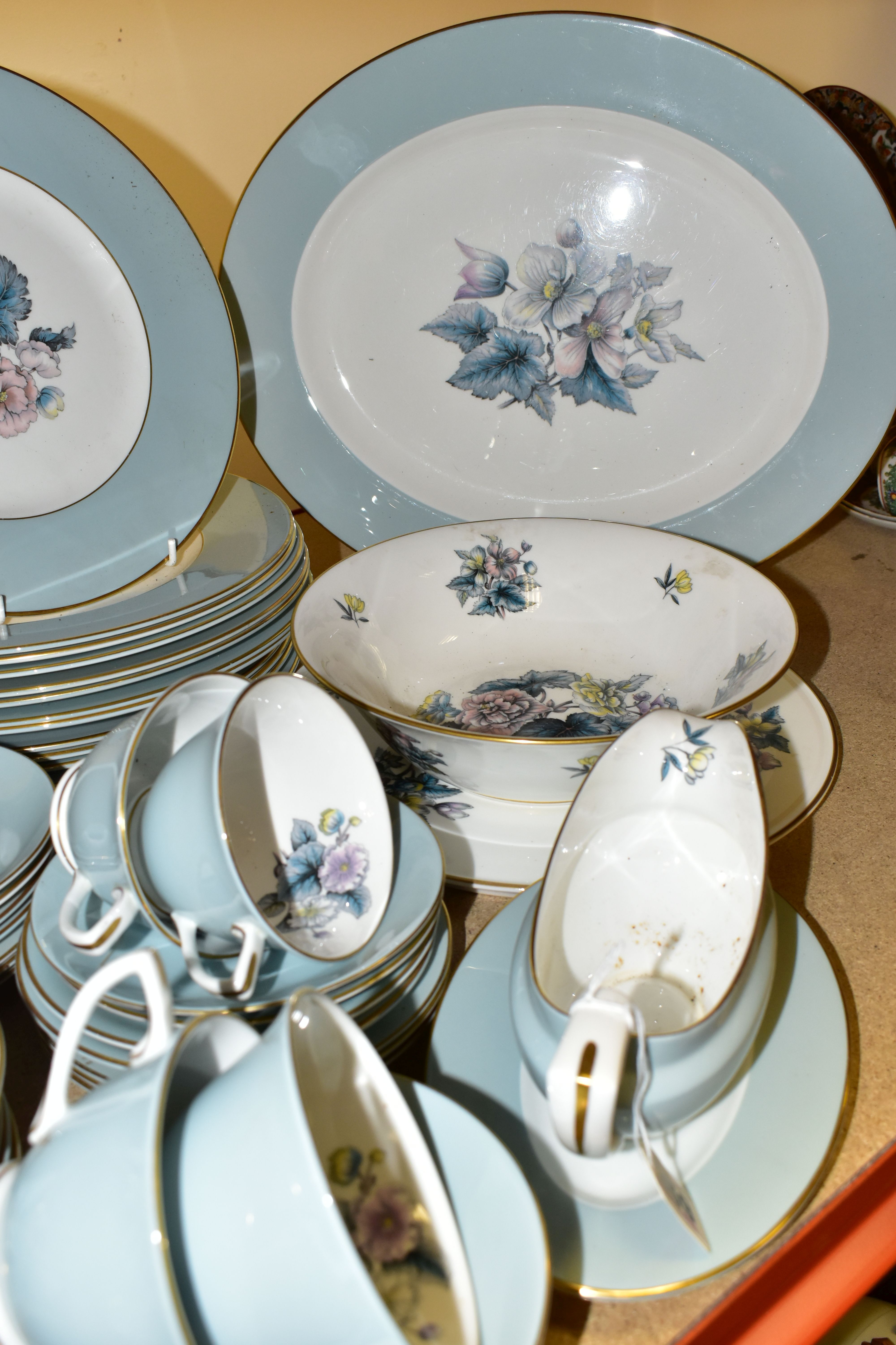 A QUANTITY OF ROYAL WORCESTER 'WOODLAND' PATTERN DINNERWARE AND TEAWARES, comprising a teapot ( - Image 4 of 6