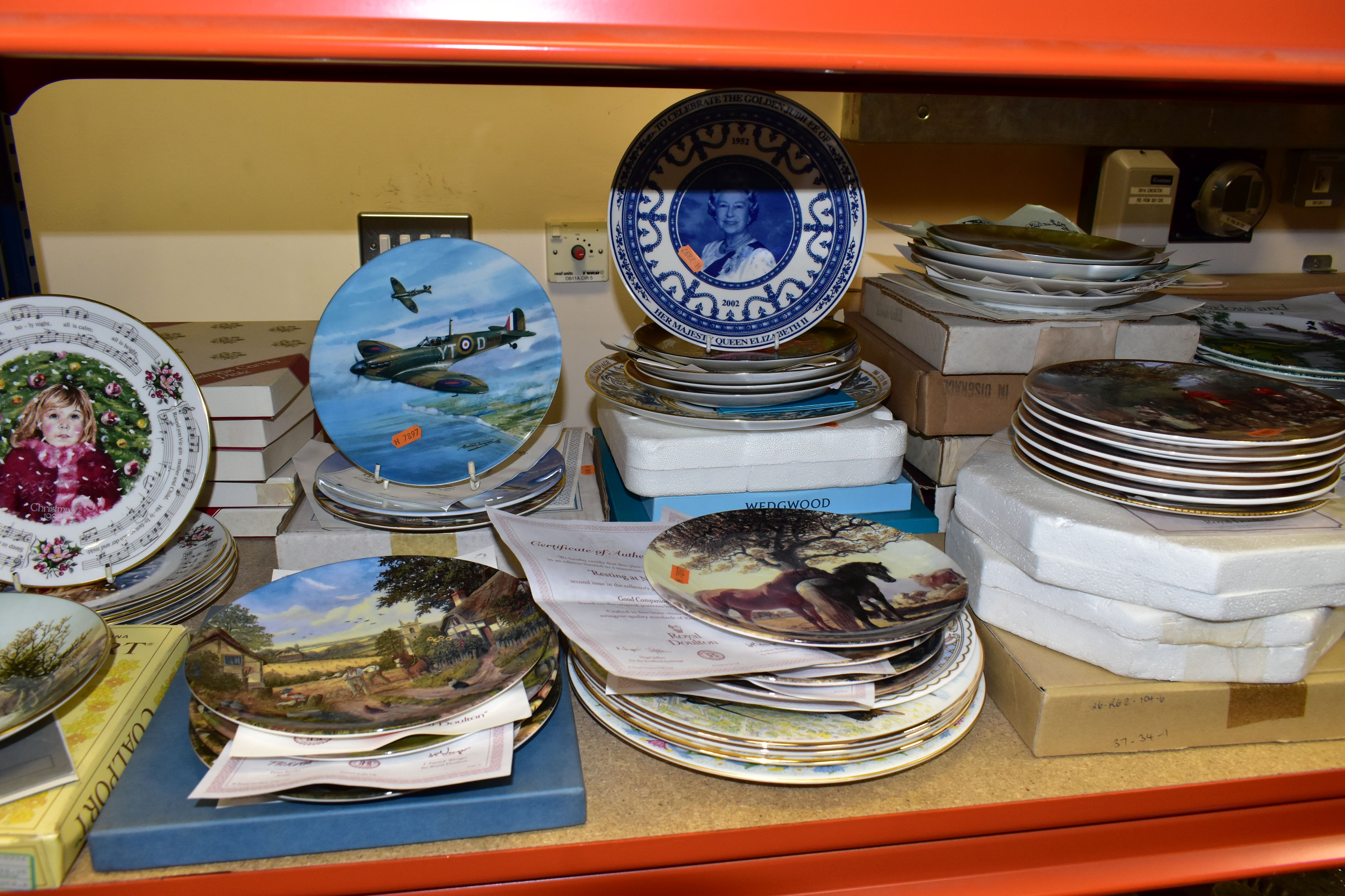 A QUANTITY OF CABINET PLATES, comprising a set of six Royal Doulton 'Christmas Carols' series 1983-