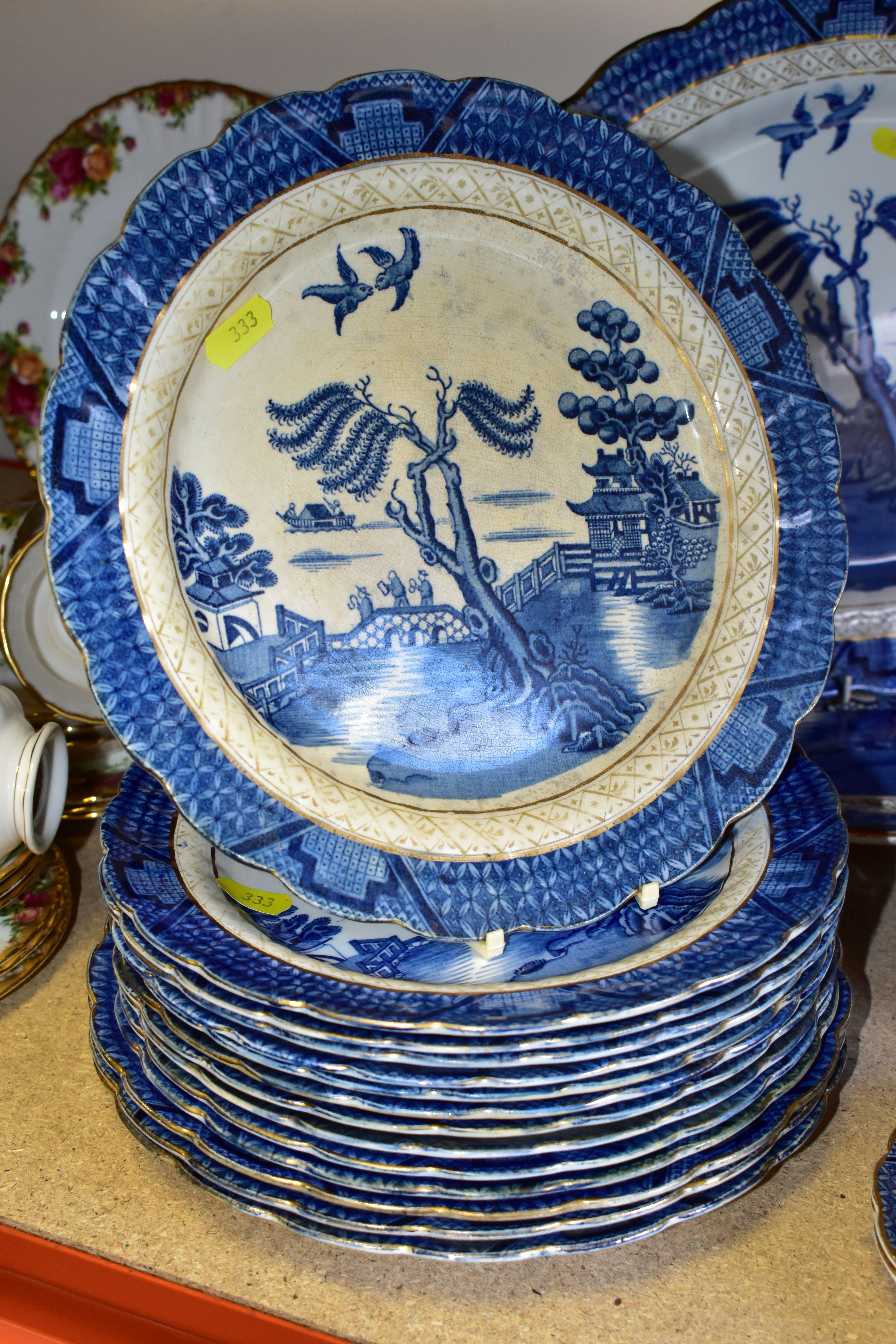 A QUANTITY OF BOOTHS 'REAL OLD WILLOW' A 8025 PATTERN DINNERWARE AND TEAWARE, comprising a coffee - Image 2 of 8