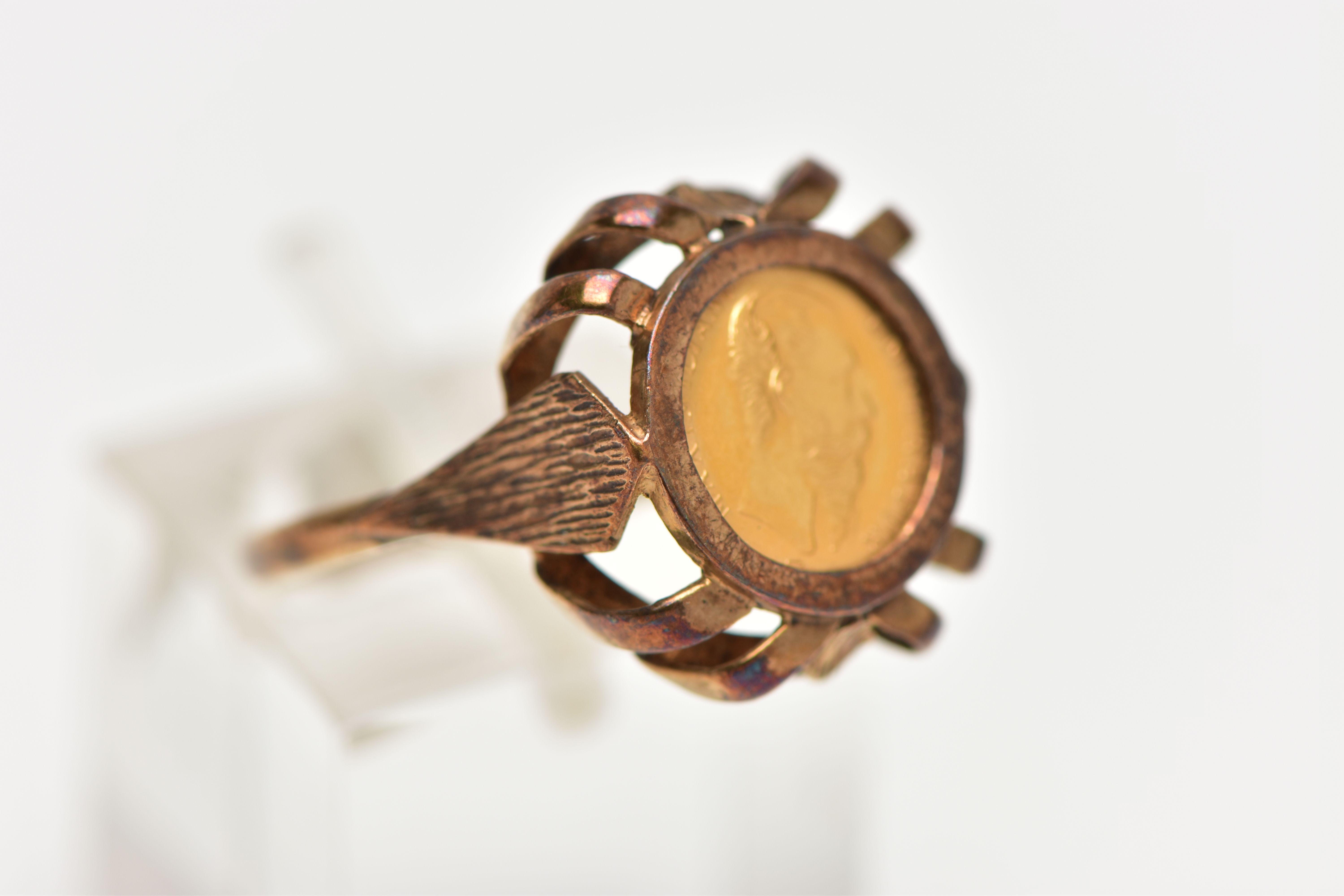 A 9CT YELLOW GOLD COIN RING WITH MEXICAN COIN, the ring set with a Mexican Maximiliano coin, dated - Image 4 of 4