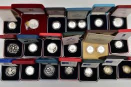 A GROUP OF SILVER AND SILVER PROOF ROYAL MINT BOXED COINAGE, to include a Two pounds 1989 Silver