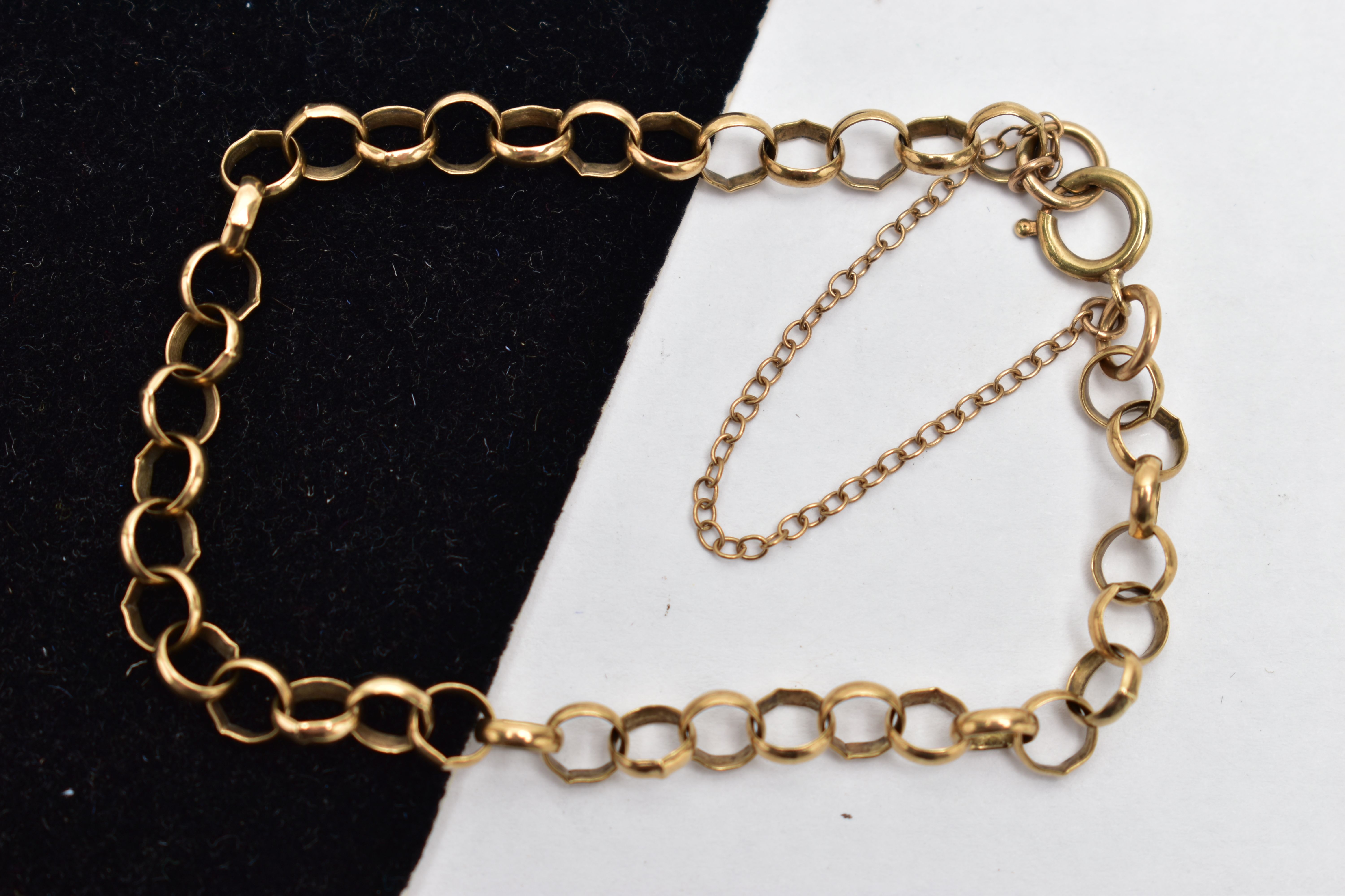 A YELLOW METAL BRACELET, comprising a series of belcher links, with lobster clasp and safety