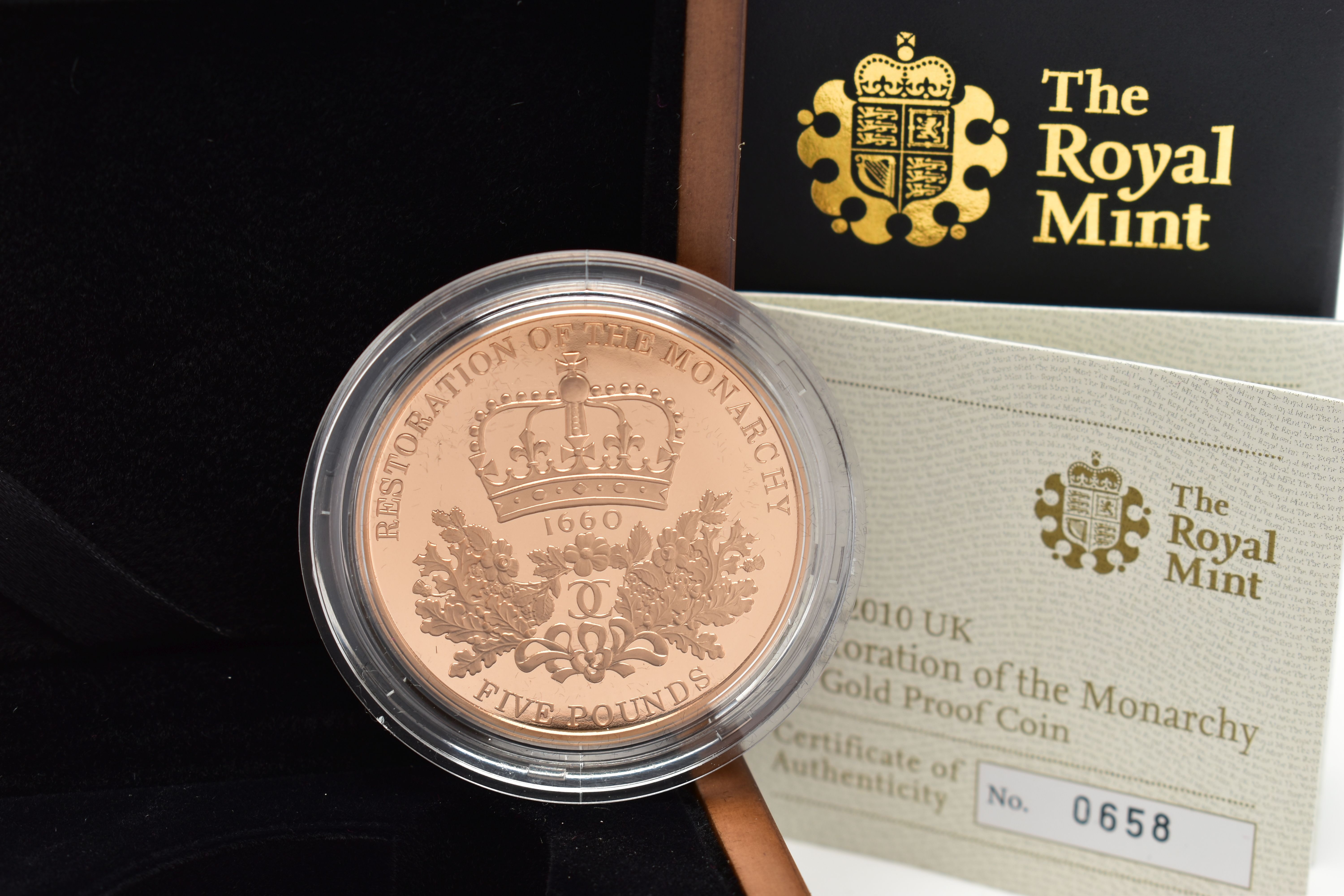 A ROYAL MINT 2010 UNITED KINGDOM GOLD PROOF £5 COIN, 39.94 grams, 38.61mm, obverse depicting Queen