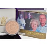 A ROYAL MINT 2007 DIAMOND WEDDING GOLD PROOF CROWN, of Her Majesty the Queen, His Royal Highness