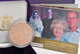 A ROYAL MINT 2007 DIAMOND WEDDING GOLD PROOF CROWN, of Her Majesty the Queen, His Royal Highness